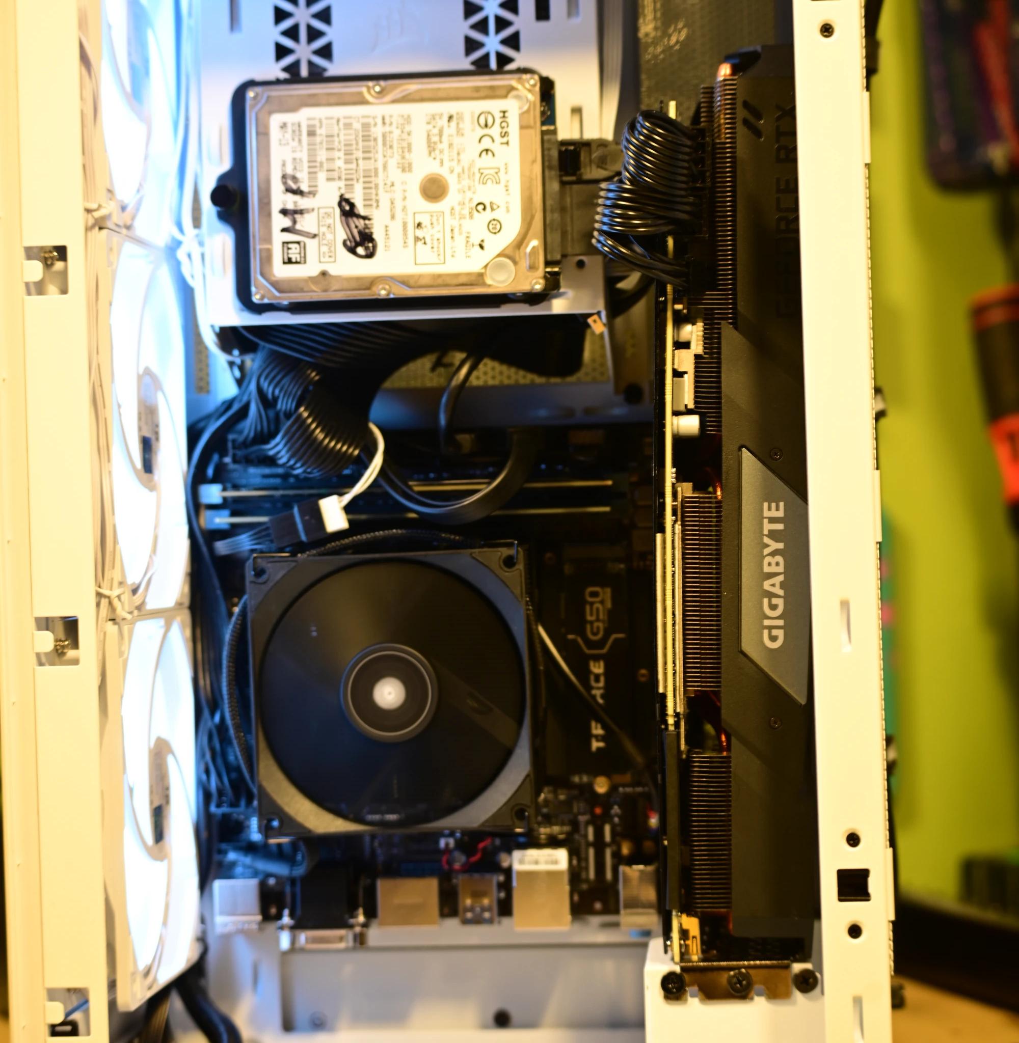 Compact White Gaming/Workstation PC (RTX 2070 Super/32GB RAM/1TB SSD+1TB HDD)