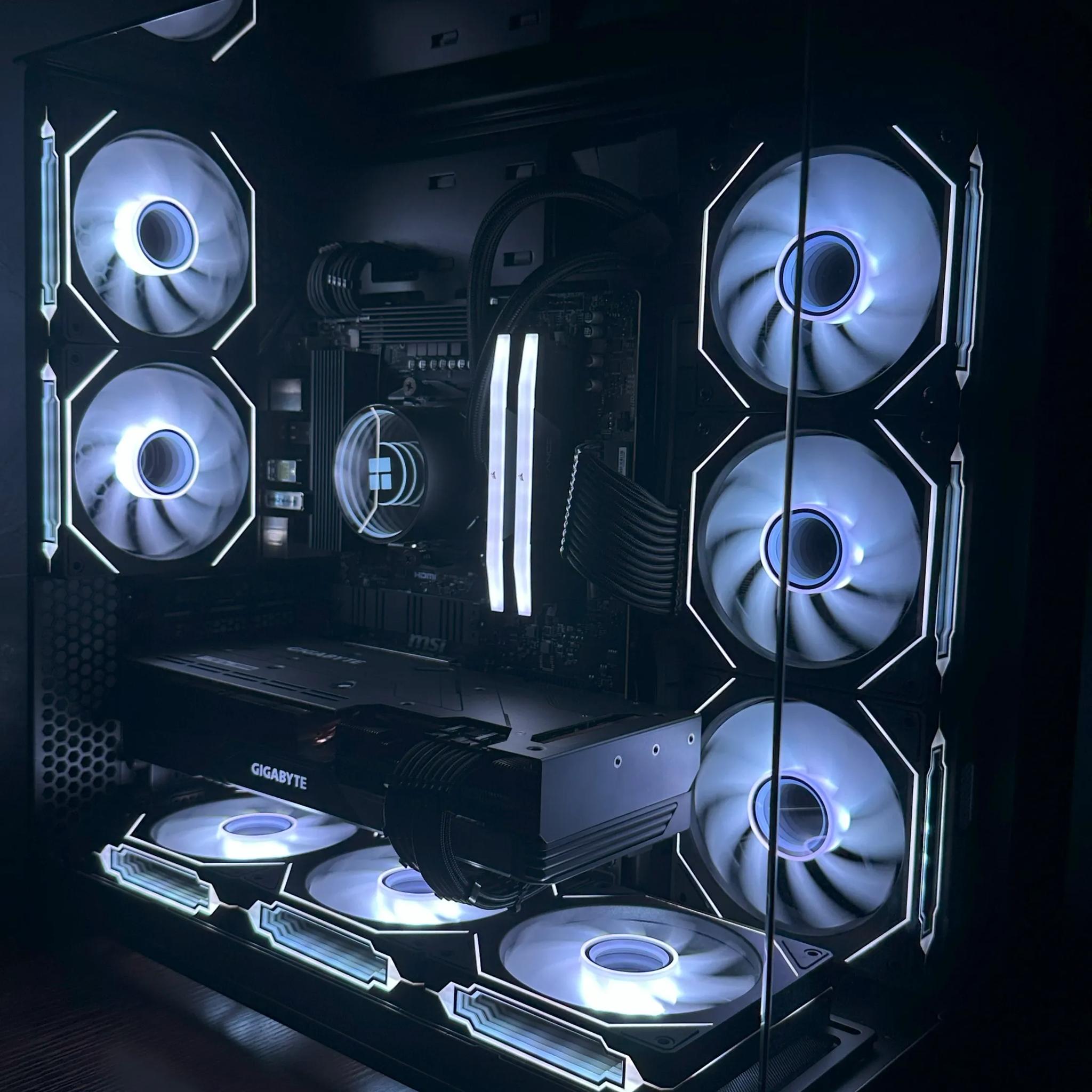 BIG SALE New Sleek Black Fishtank RGB Custom 1440p Gaming PC – GPU : 7700XT CPU : 9600X