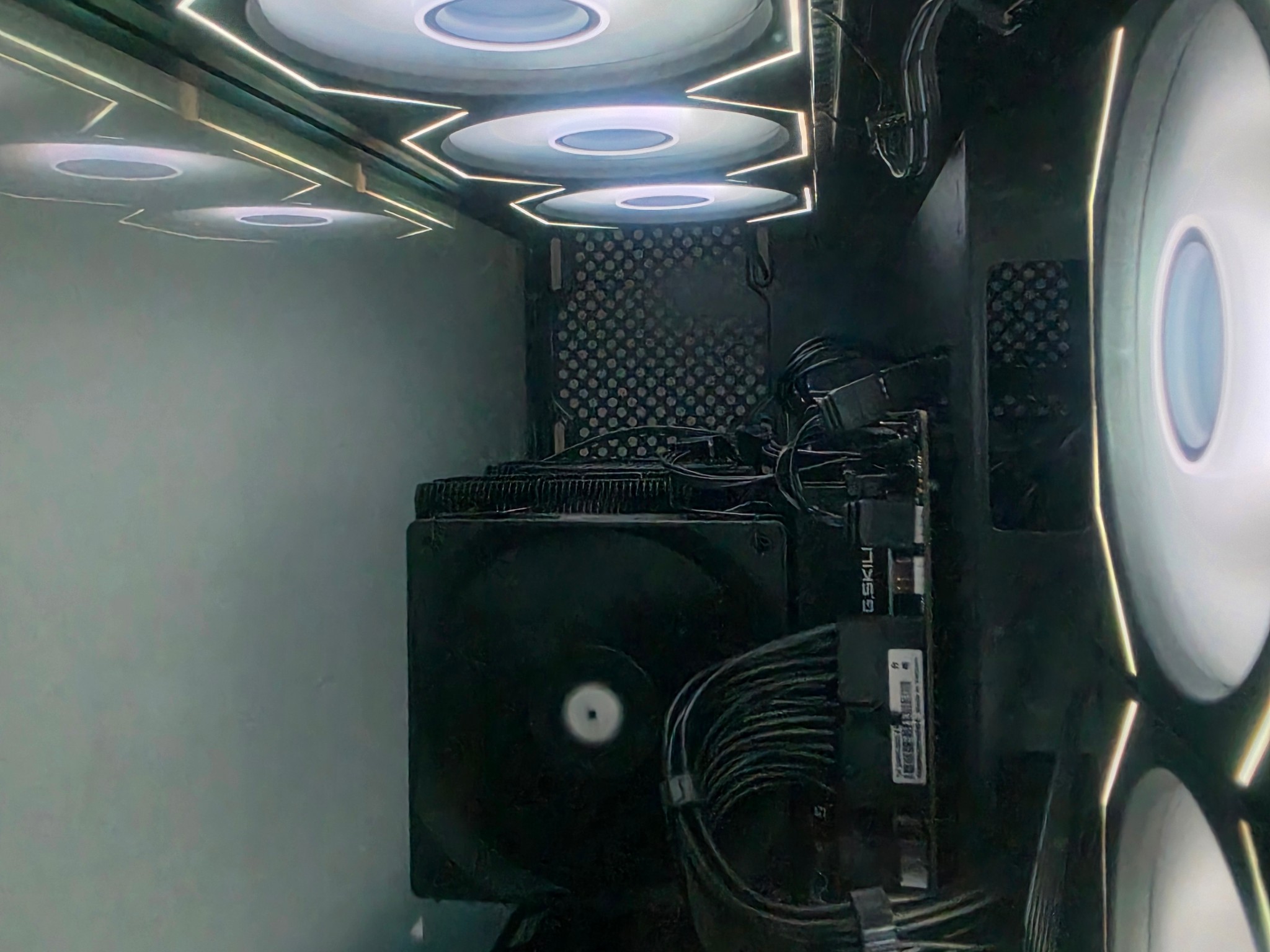 Radeon RX 7900 XTX Custom Gaming PC - Ryzen 7 9800X3D, 32GB RAM, 1TB NVMe SSD