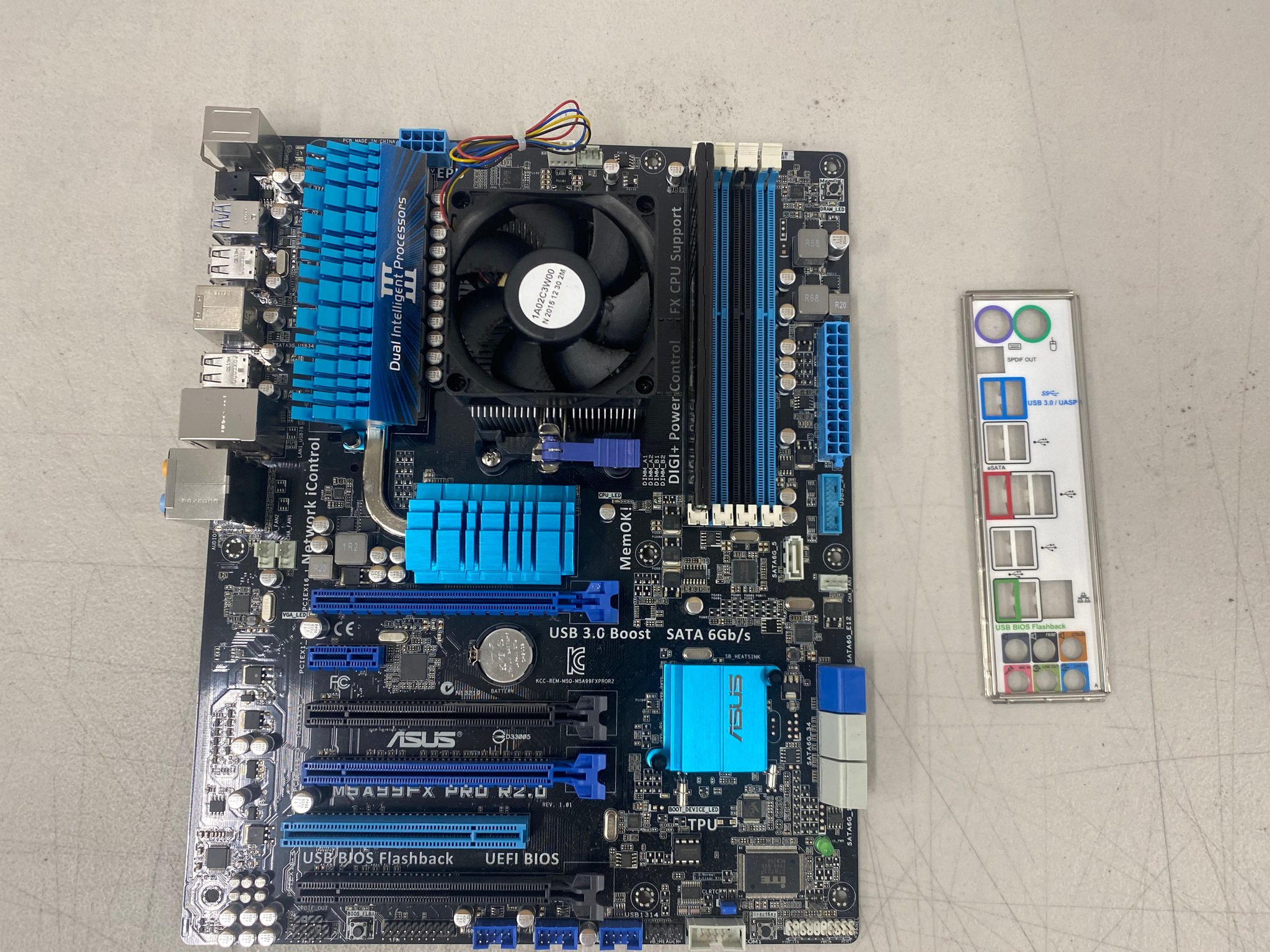 ASUS M5A99FX PRO R2.0 Motherboard + AMD FX CPU + 4GB Corsair DDR3 RAM Combo