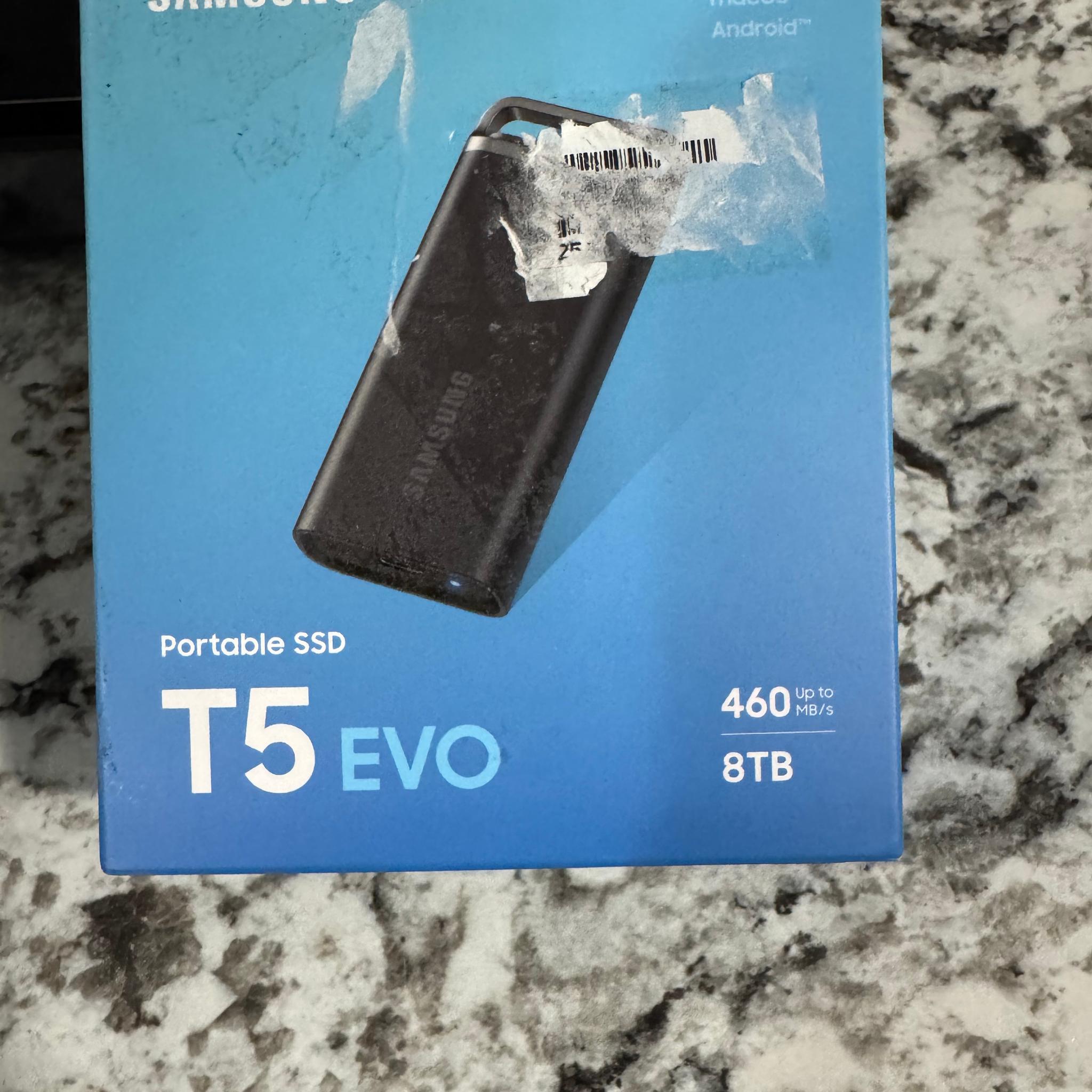 Samsung Portable SSD T5 EVO, 8 TB, USB 3.2 Gen. 1 - USB-C connection