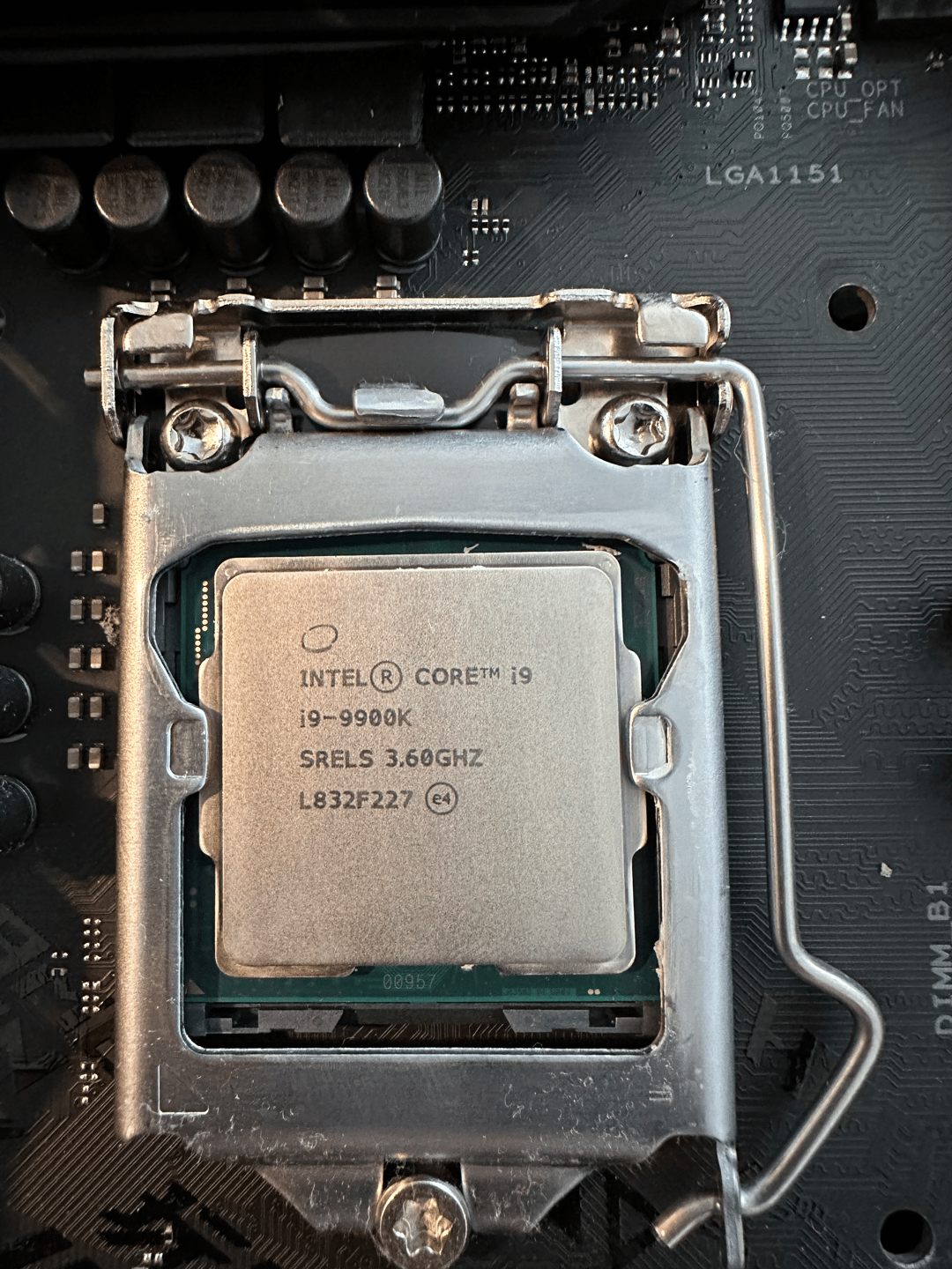 CPU i9-9900K+Z390マザーボード+ROG 2080Ti CPU i9-9900K+Z390マザーボード+ROG 2080Ti CPU i9-9900K+Z390