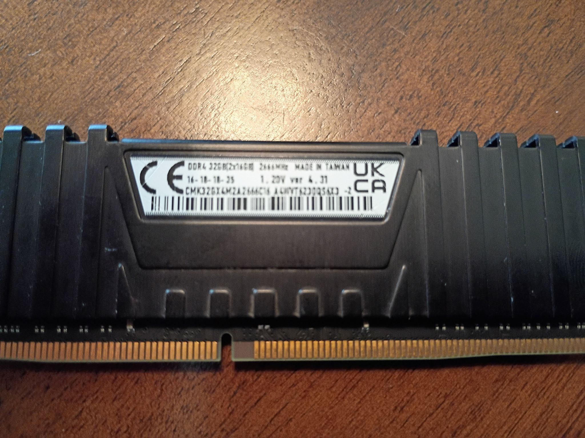 Corsair Vengeance LPX 32GB (2x16GB) DDR4 2666MHz CL16 RAM Kit – Black