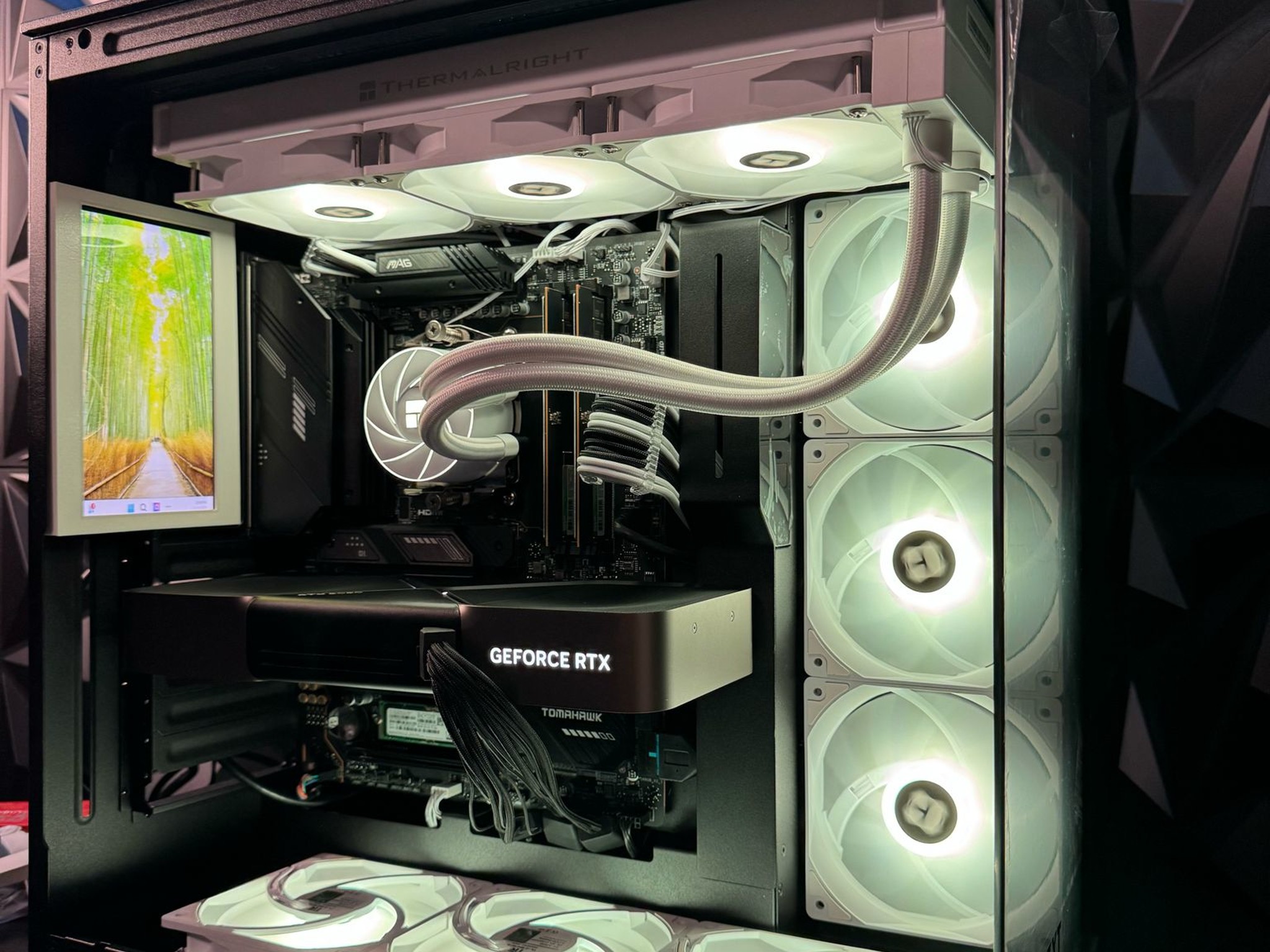 🔥 Dark Chungus  🖤🐰Ryzen 9 9900X | RTX 5080 | 64 GB DDR5 6000MHz| 4.5 TB NVME| 1000W PSU