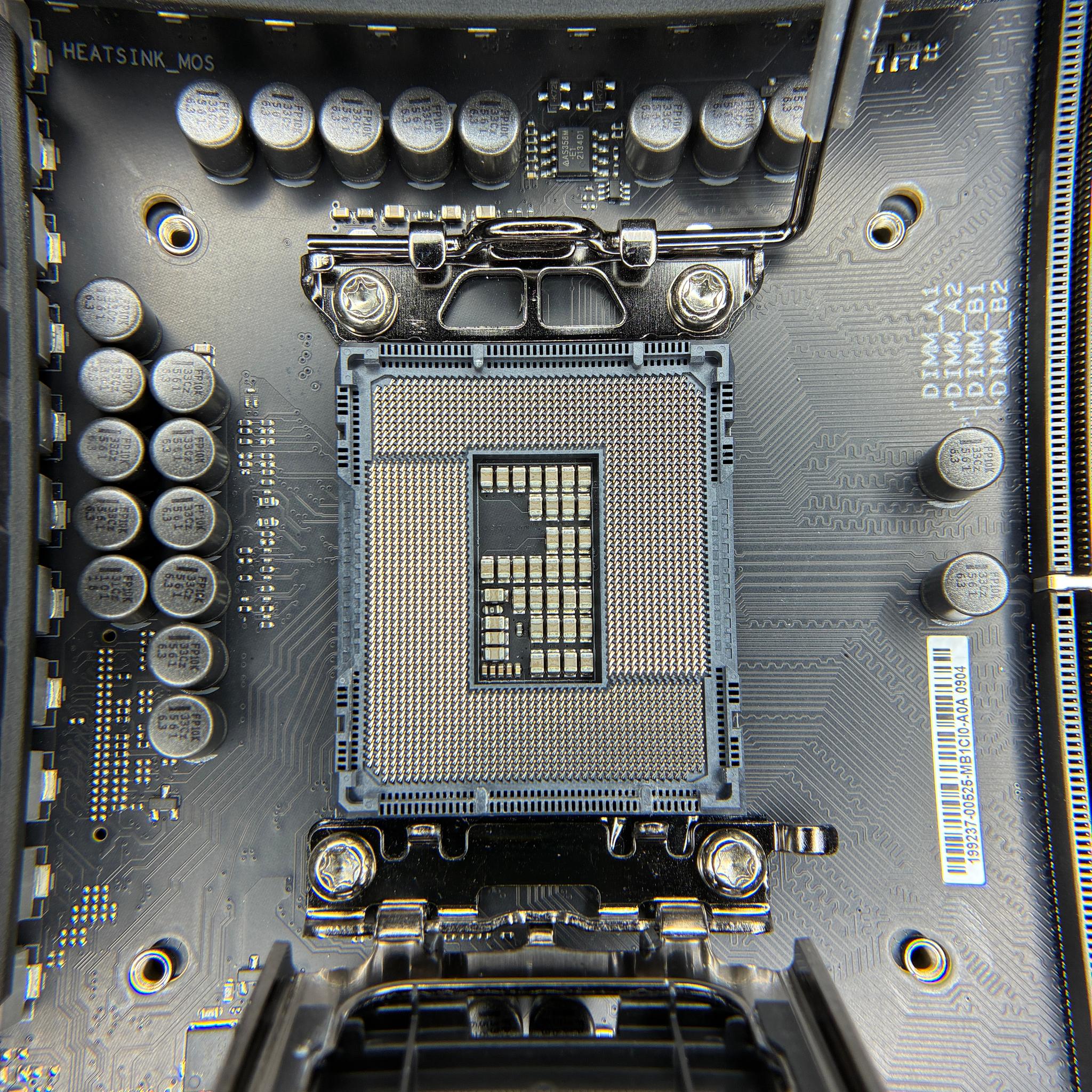 ASUS ROG Maximus Z790 Hero + Mushkin Vortex 2TB SSD + Win 11 Pro Retail