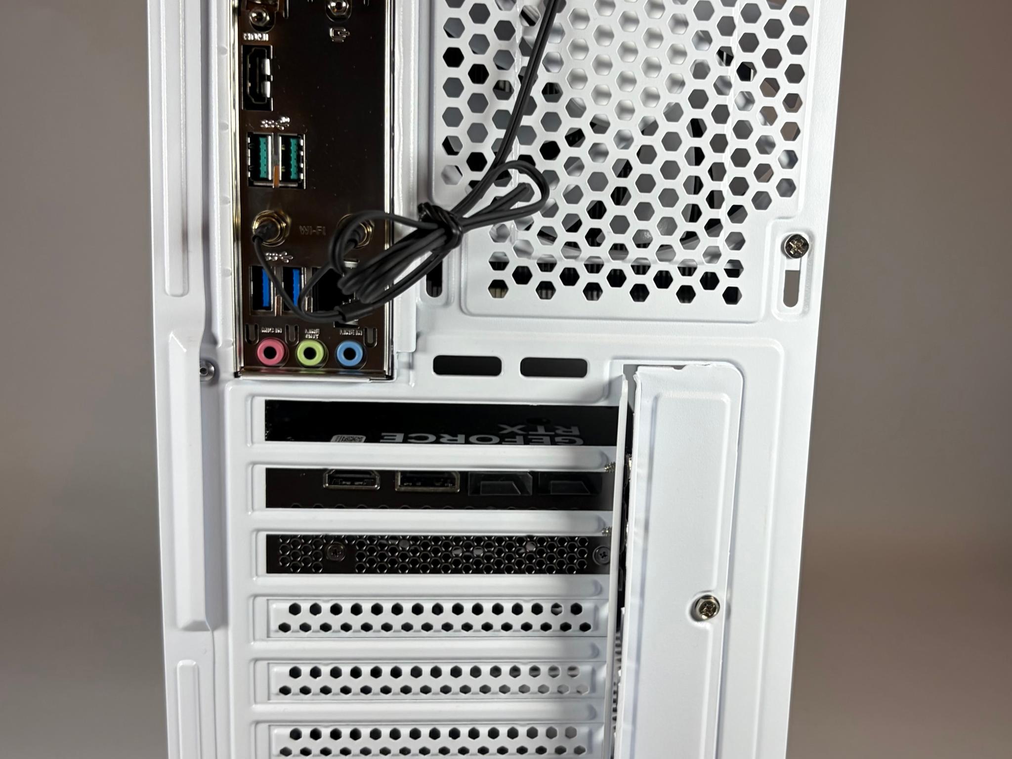 ❄️Gaming PC - RTX 5060 Ti/ R5 5500/ 16GB RAM/ 1TB SSD/ WHITE CASE
