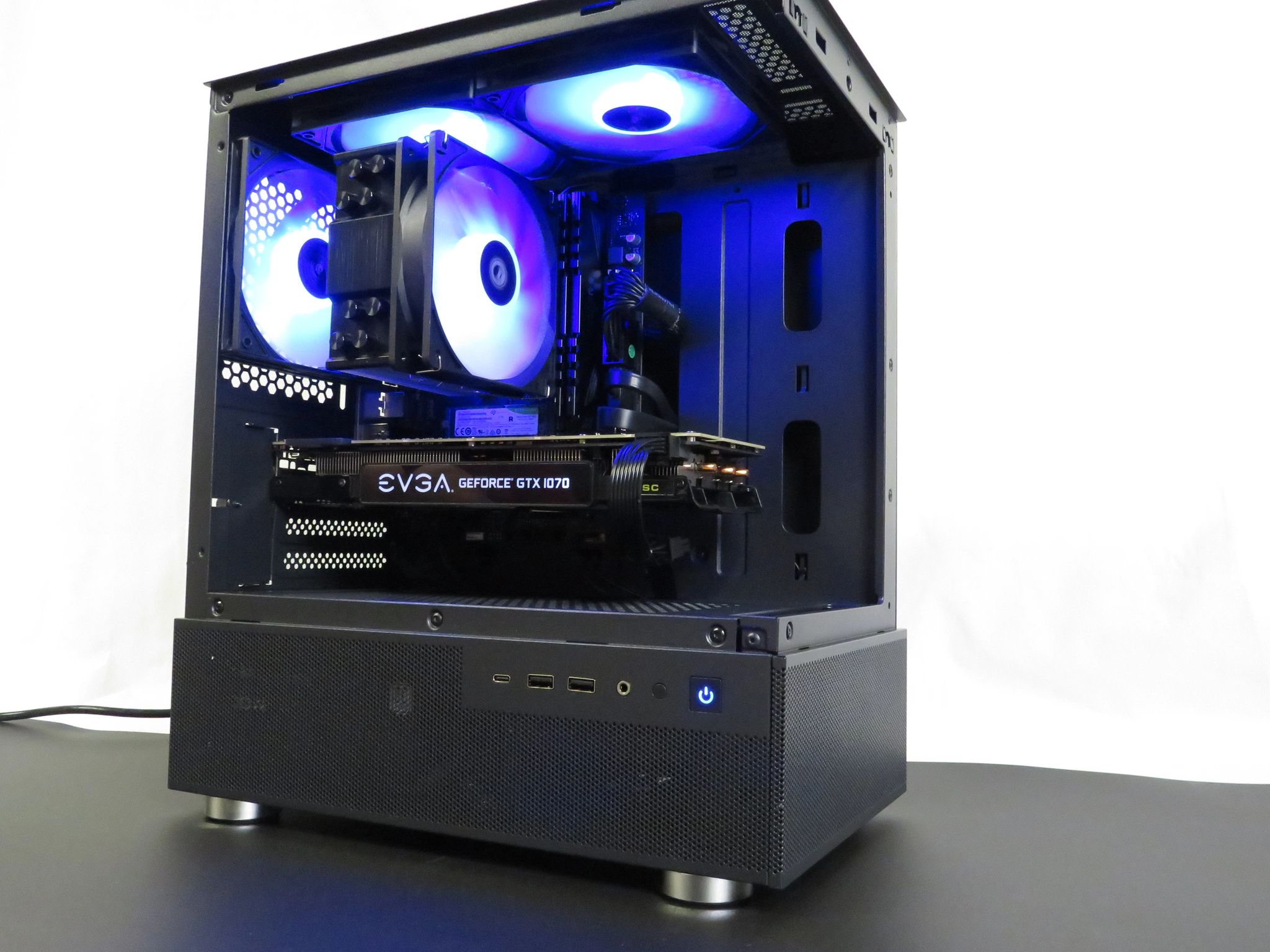 High Quality Entry Level gaming. Ryzen 5 2600 + GTX 1070 + 1 TB M.2 SSD