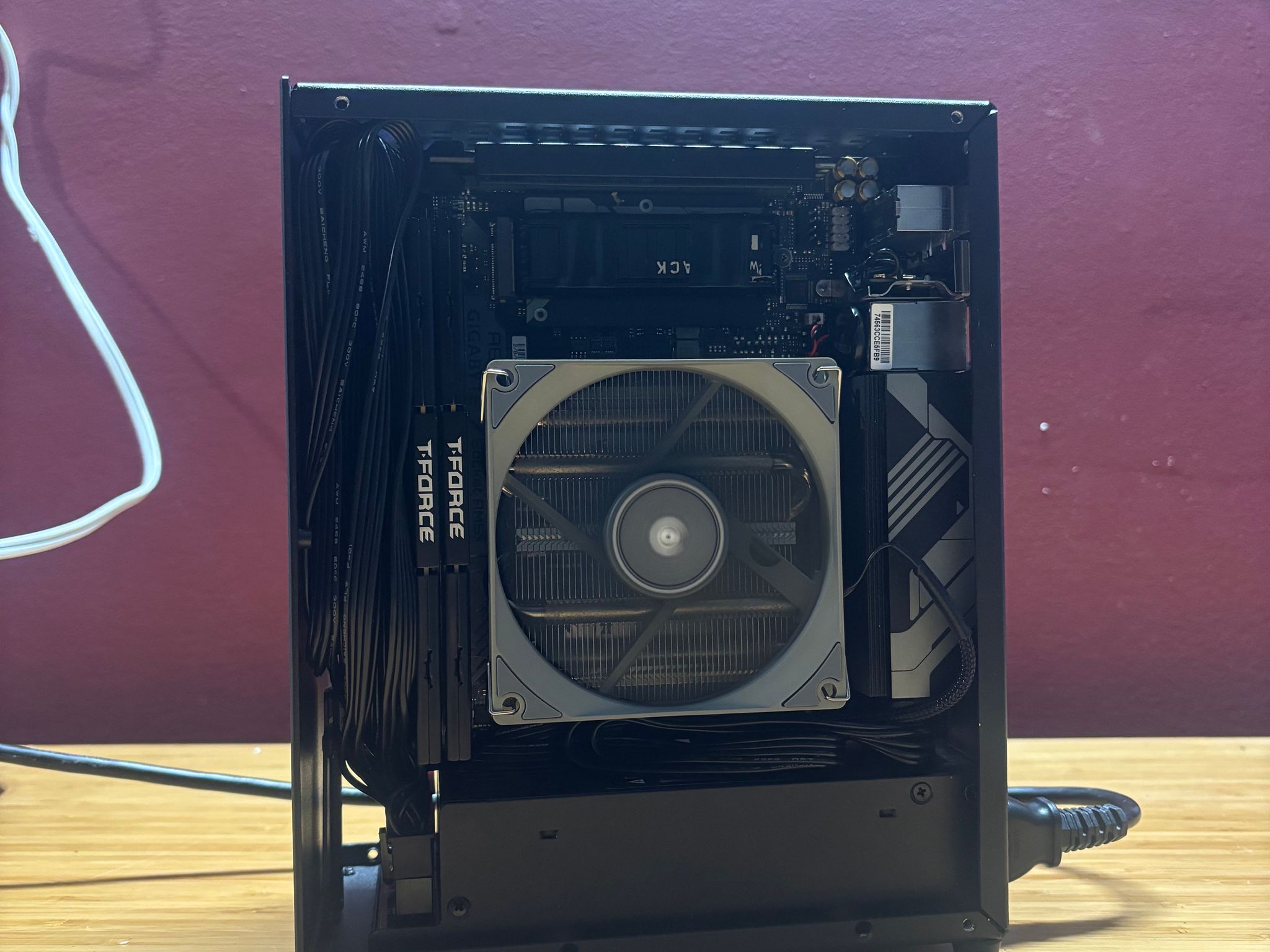 SFF GAMING PC 980 PRO SSD RYZEN 9 9900x RTX 5060, 16GB RAM, 1TB NVMe SSD