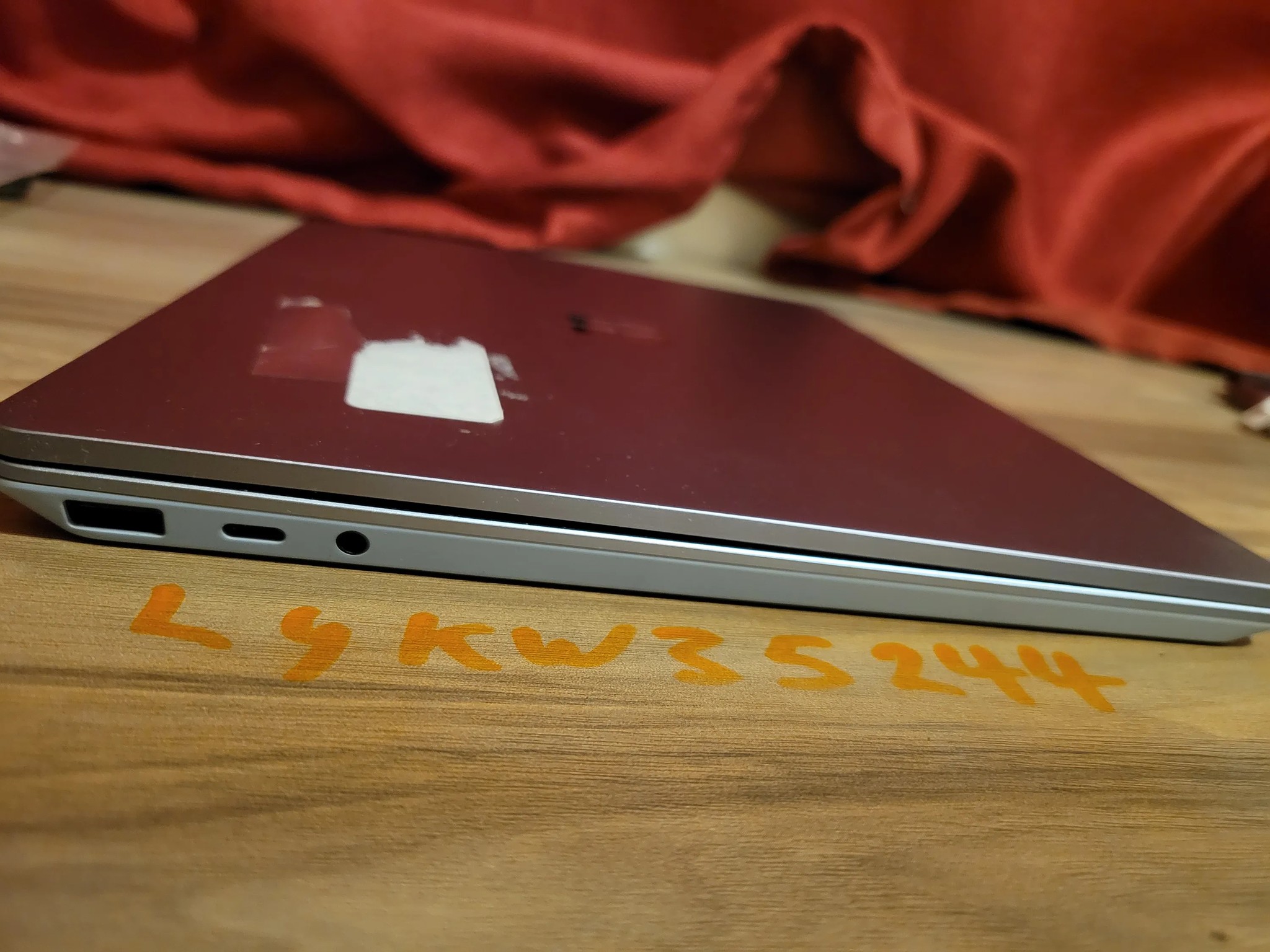 Microsoft Surface Laptop Go - intel i5 - 128gb - 12.4" Touch Screen