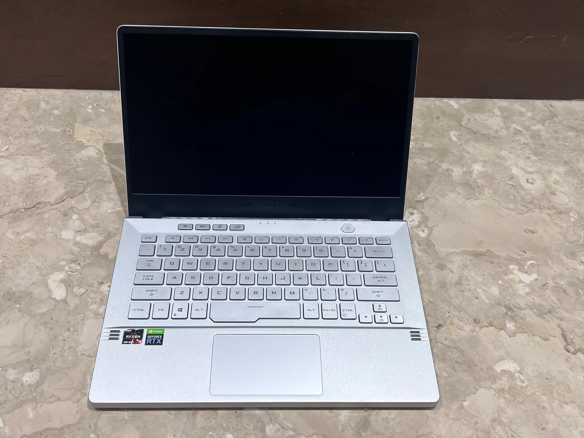 ASUS ROG Zephyrus G14 RTX 2060 Ryzen 9-4900HS 24GB 1TB SSD FullHD 120Hz