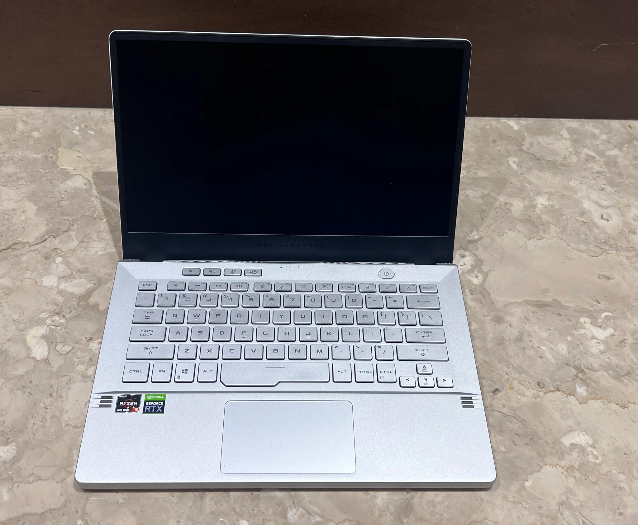 ASUS ROG Zephyrus G14 RTX 2060 Ryzen 9-4900HS 24GB 1TB SSD FullHD 120Hz