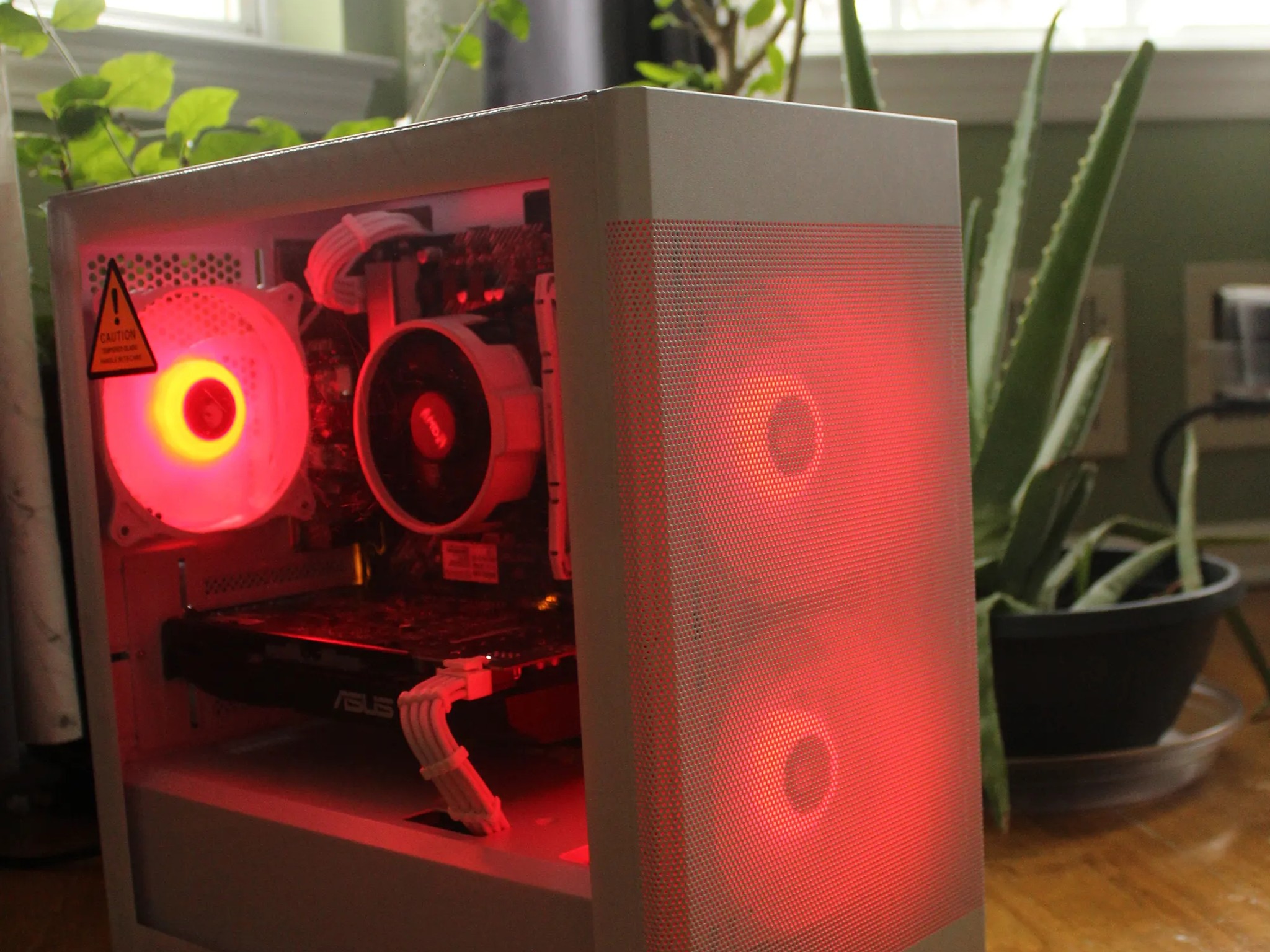 |200+ FPS FORTNITE| All White Ryzen 3 4100- RX 580- 16GB RAM- 512GB SSD WIFI