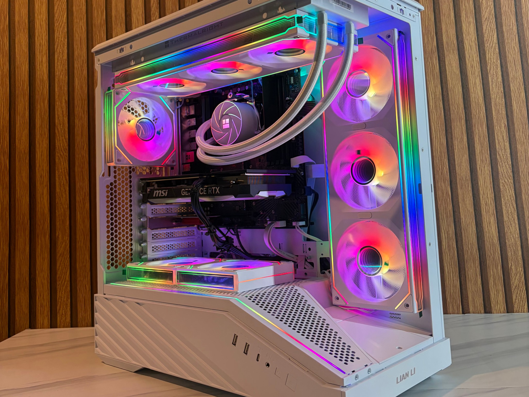 RTX 4070 | RYZEN 5 9600X | 16GB DDR5 | 1TB NVME | 650W | 360MM AIO | Windows 11 pro