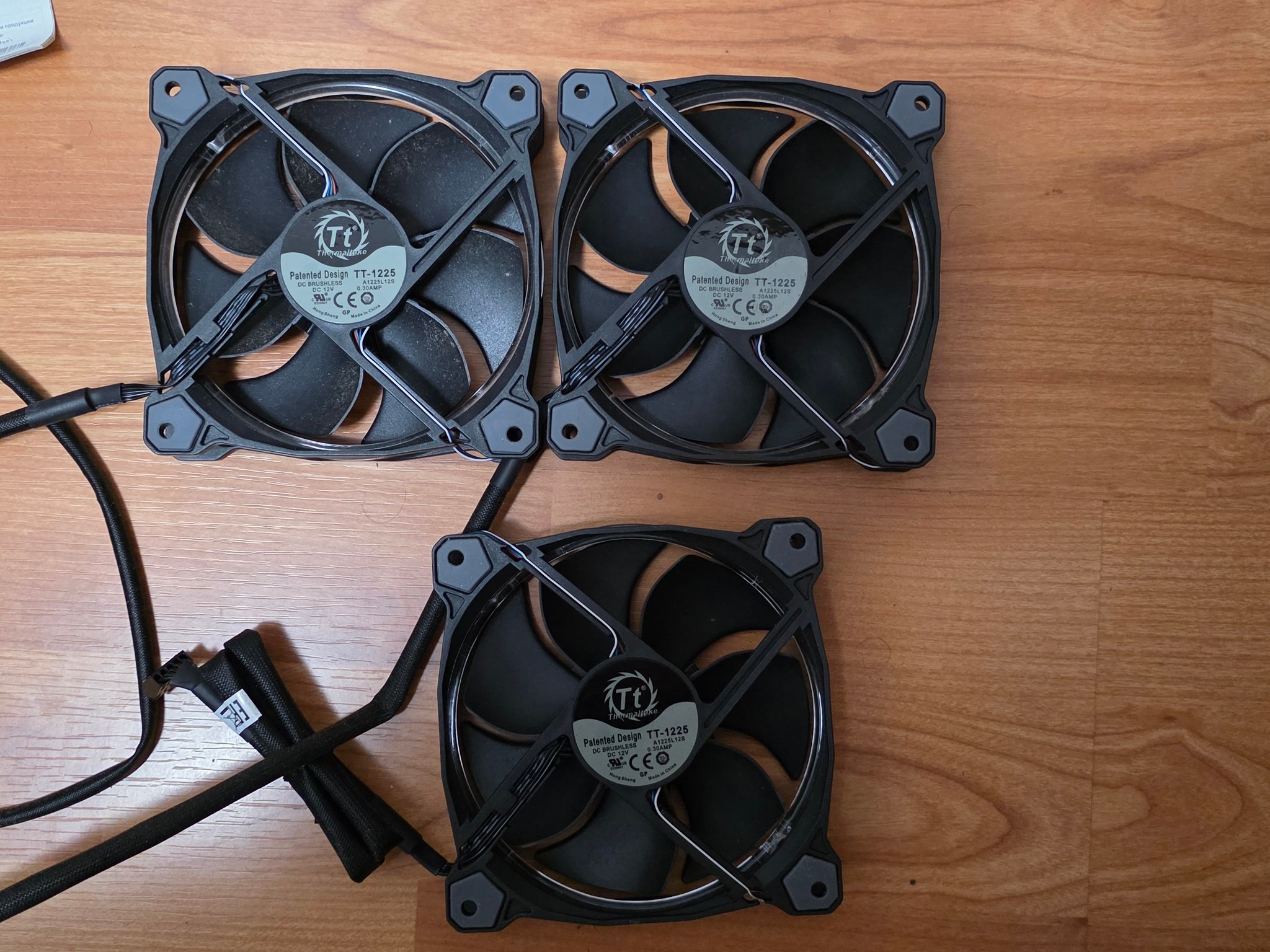 Thermaltake Riing 12 3x 120mm RGB fan kit with controller hub (CL-F042-PL12SW)