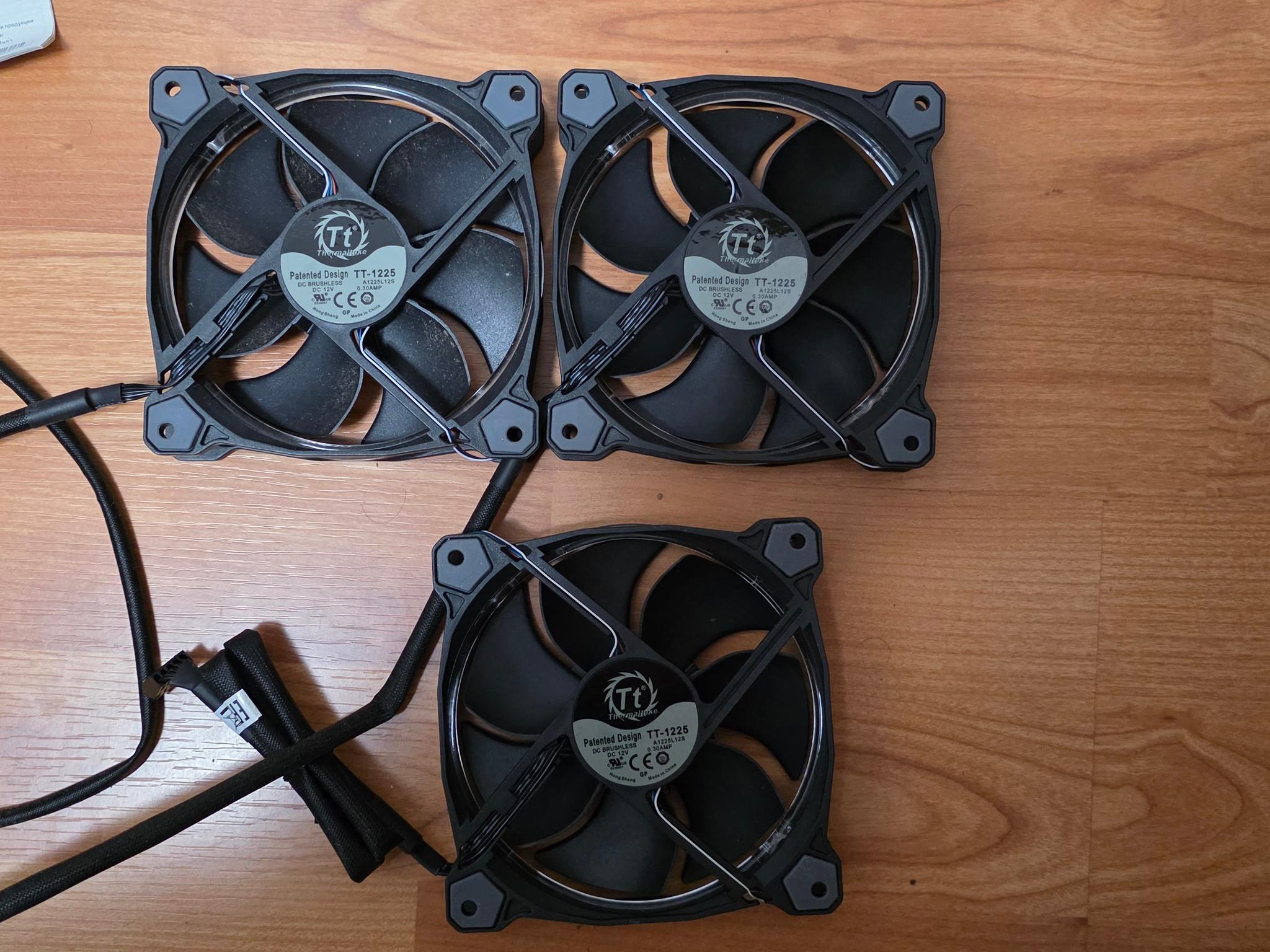 Thermaltake Riing 12 3x 120mm RGB fan kit with controller hub (CL-F042-PL12SW)