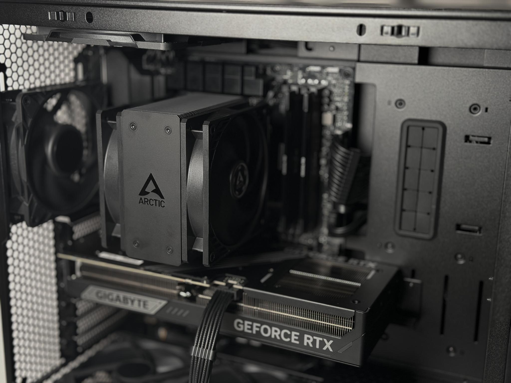 Stealth Pro — RTX 5080 | Ryzen 7800X3D | 32GB DDR5 | Quiet High-End Gaming PC (2TB)