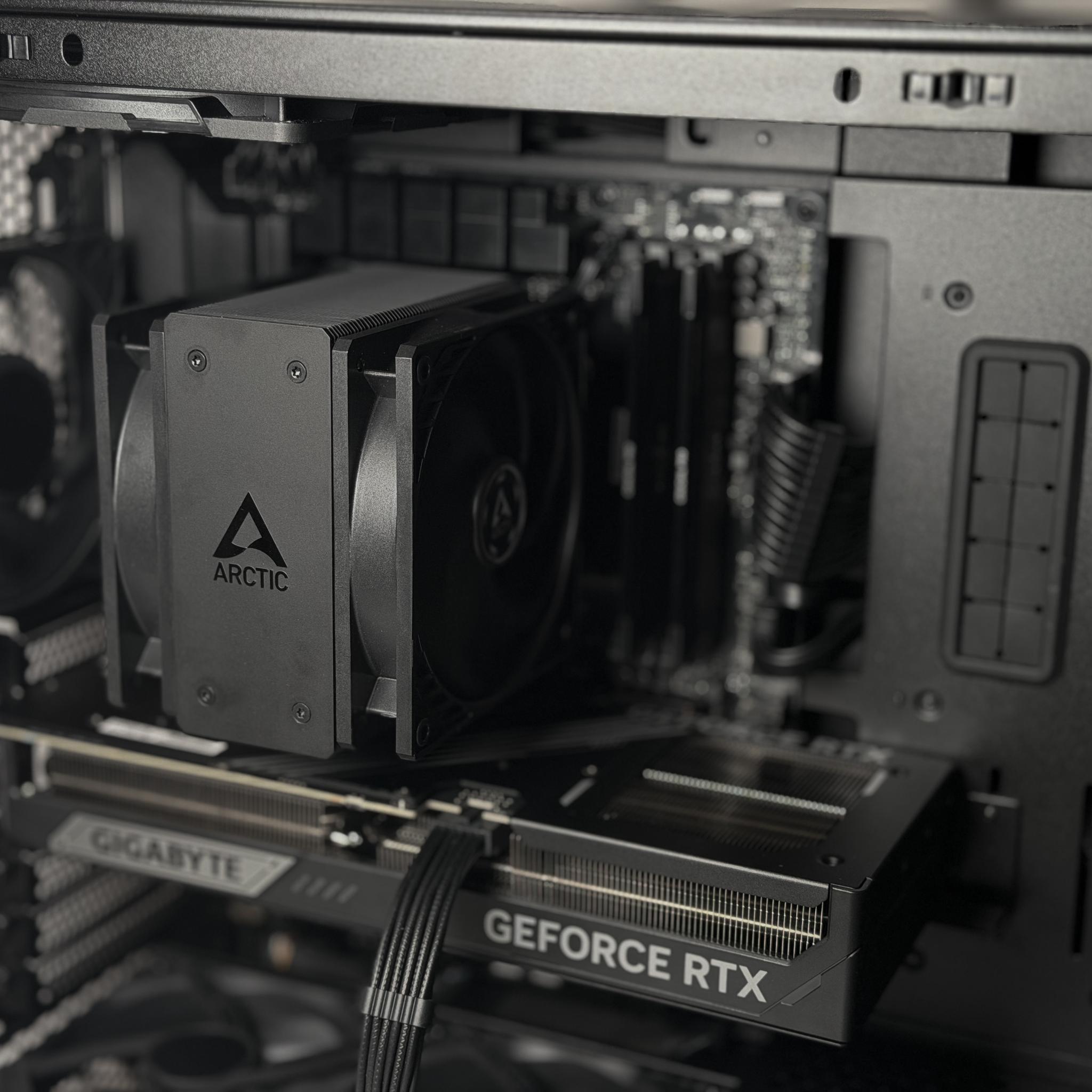 Stealth Pro — RTX 5080 | Ryzen 7800X3D | 32GB DDR5 | Quiet High-End Gaming PC (2TB)