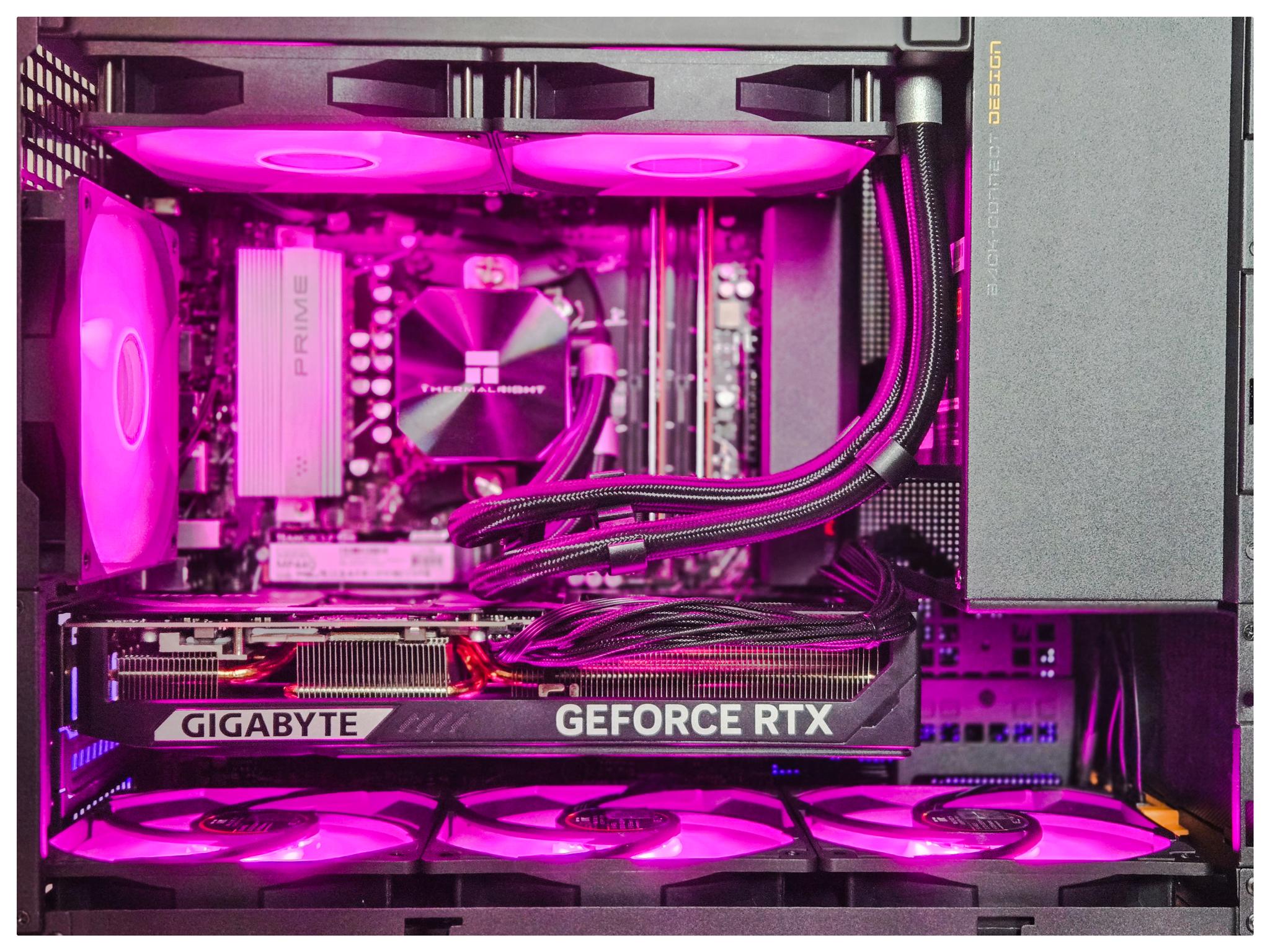 Ryzen 7800X3D | RTX 5070 | Wi-Fi | RGB Gaming PC