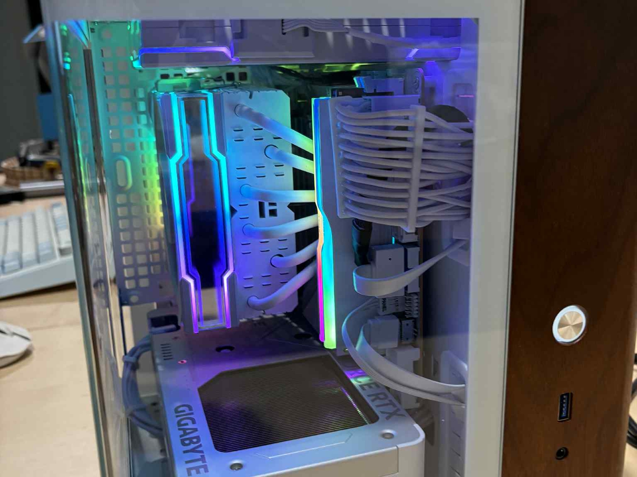 TK0 ITX Max Productivity - 265k | 5060 TI 16GB | 64GB DDR5 | 2TB NVMe