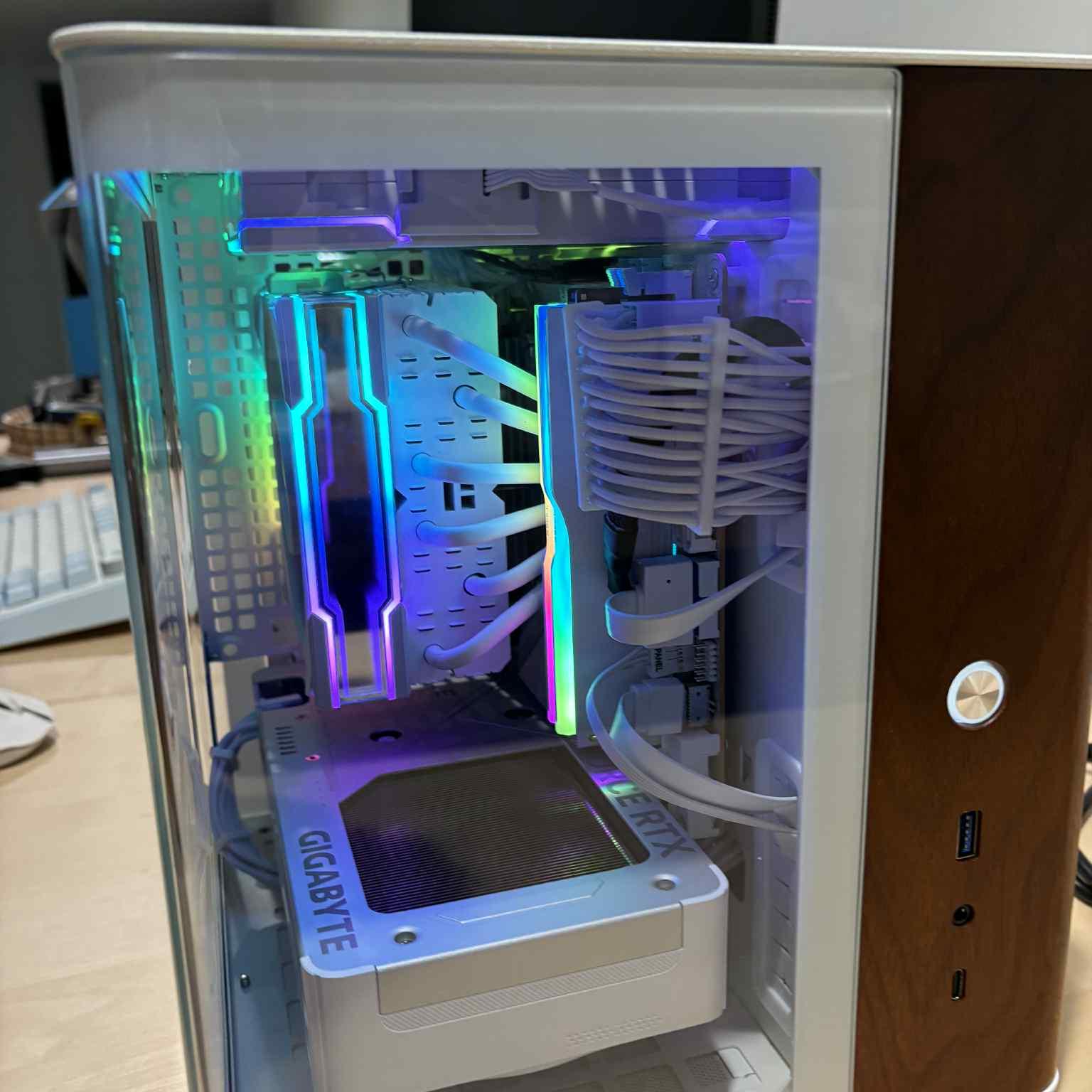TK0 ITX Max Productivity - 265k | 5060 TI 16GB | 64GB DDR5 | 2TB NVMe