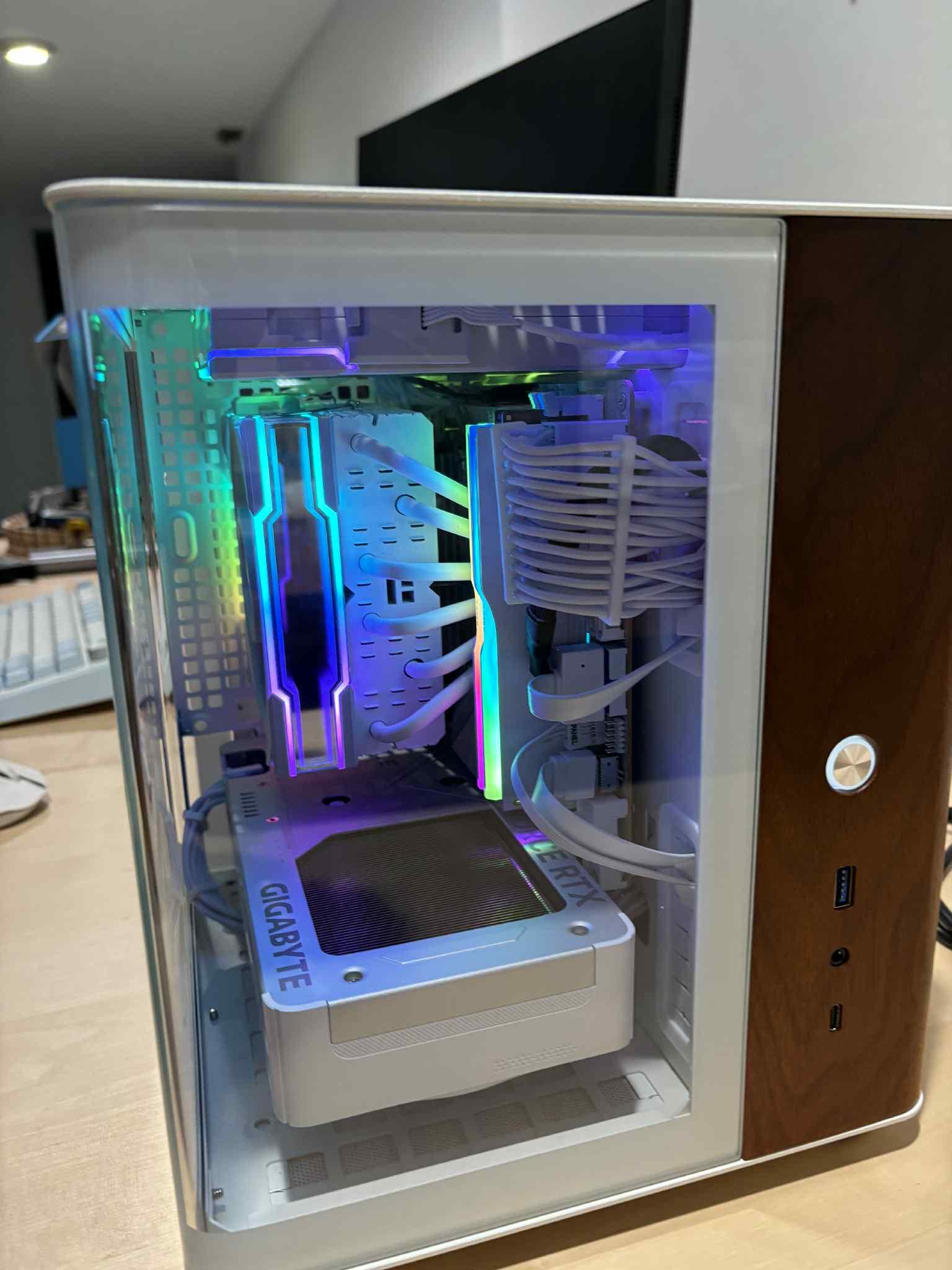 TK0 ITX Max Productivity - 265k | 5060 TI 16GB | 64GB DDR5 | 2TB NVMe