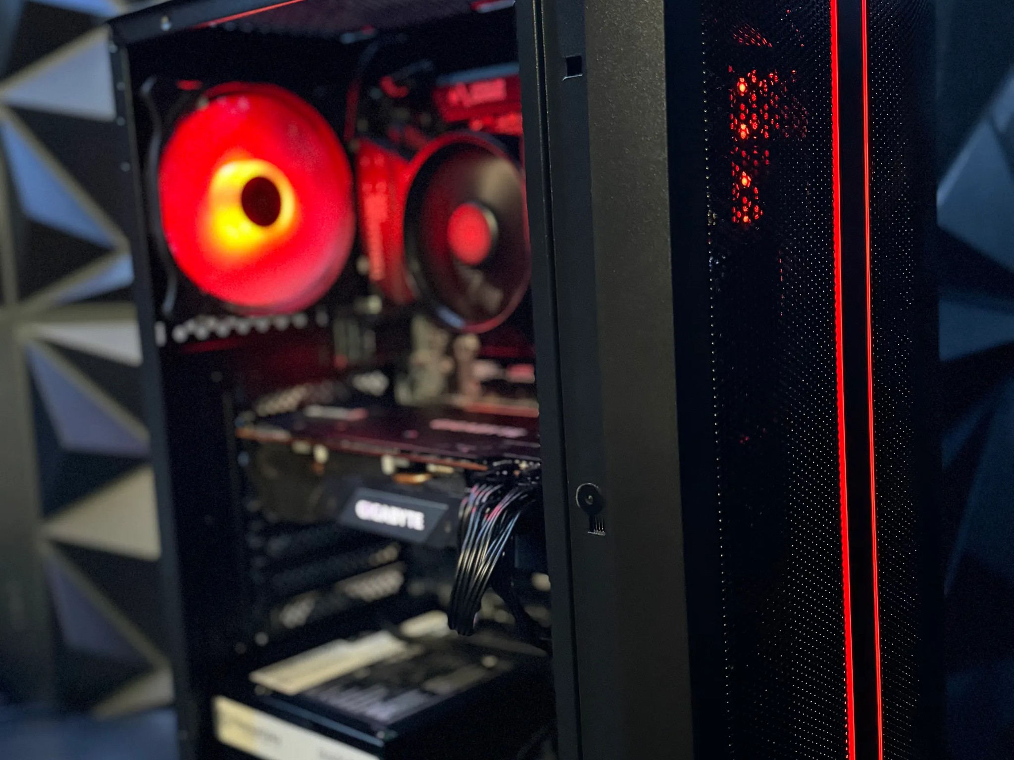 Tusker Build 3670🟥 Red Fred Redemption 🟥Ryzen 5 3600🌶️ RX 5700XT🌶️ 32 GB DDR4 1 TB M.2 2 TB HDD
