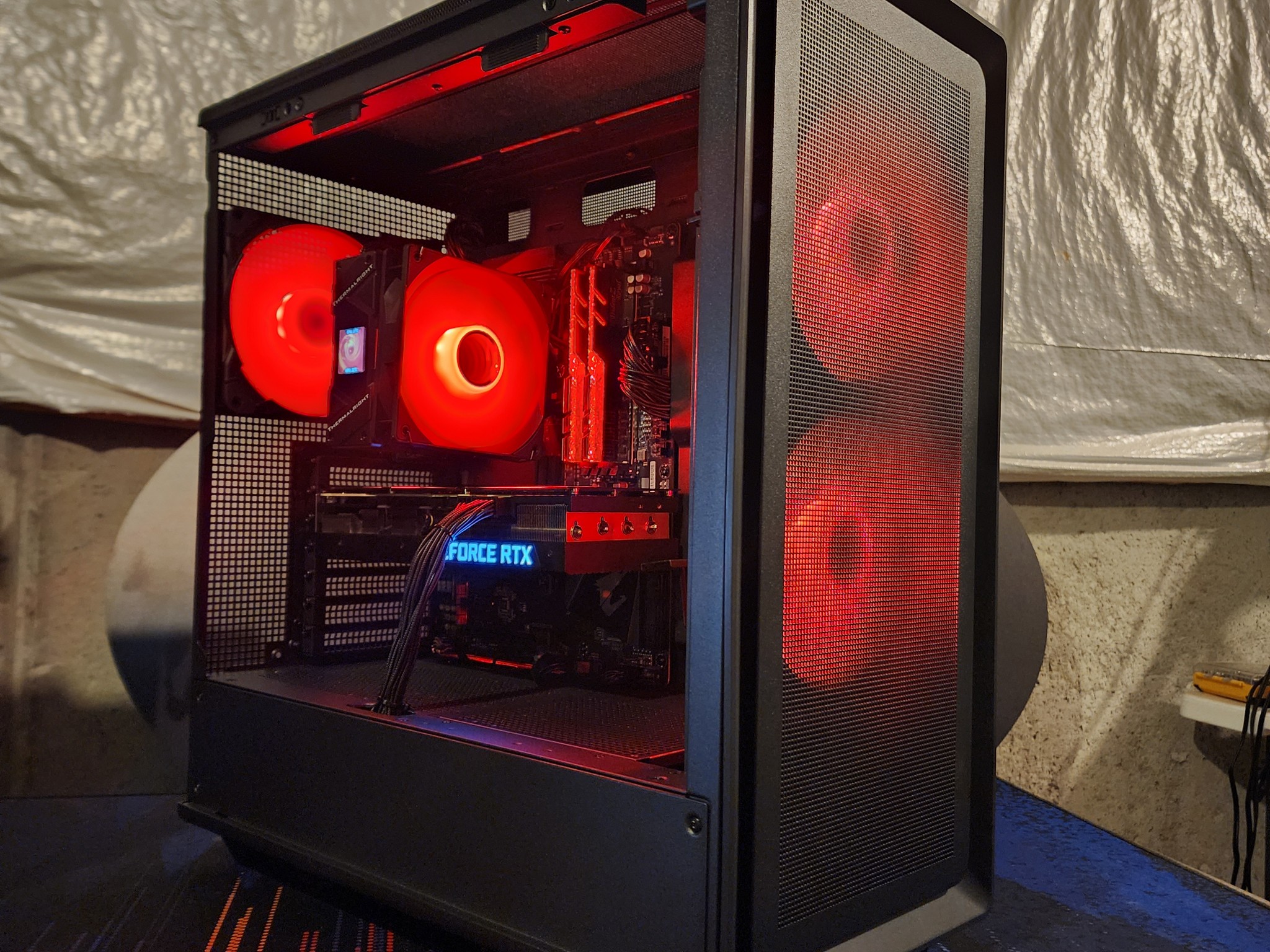 RTX 3080 Ti / Ryzen 5 5600X / 32GB DDR4 RAM / 1TB NVMe SSD