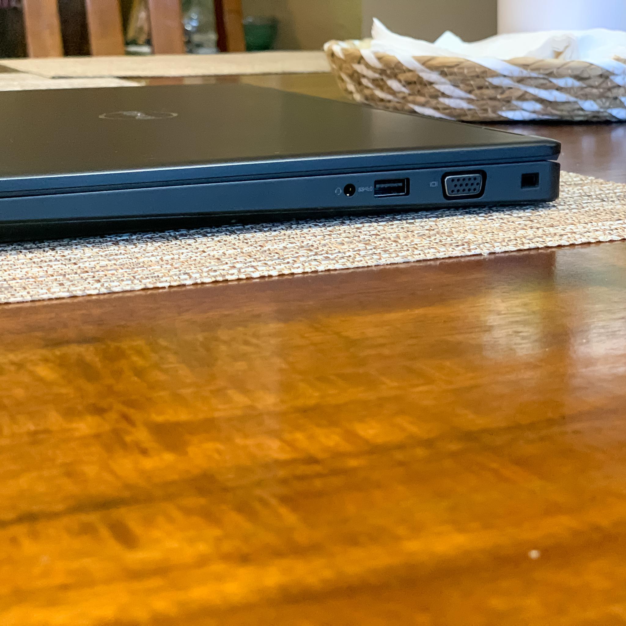 14" Dell Latitude 5490 // Core i7-8650U, 16GB RAM, 500GB M.2 SSD