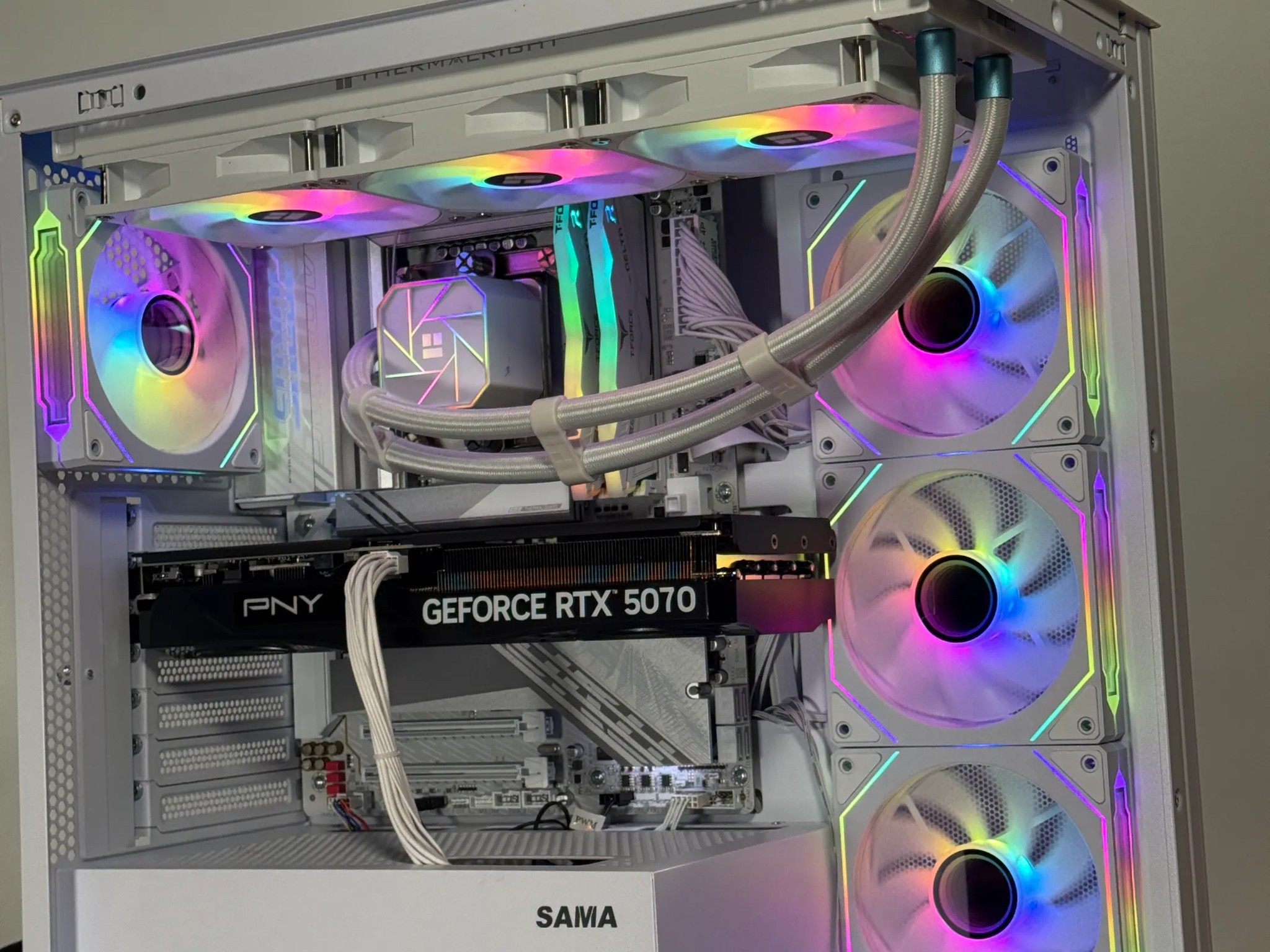 RTX 5070 Intel Core Ultra 7 265k Gaming PC
