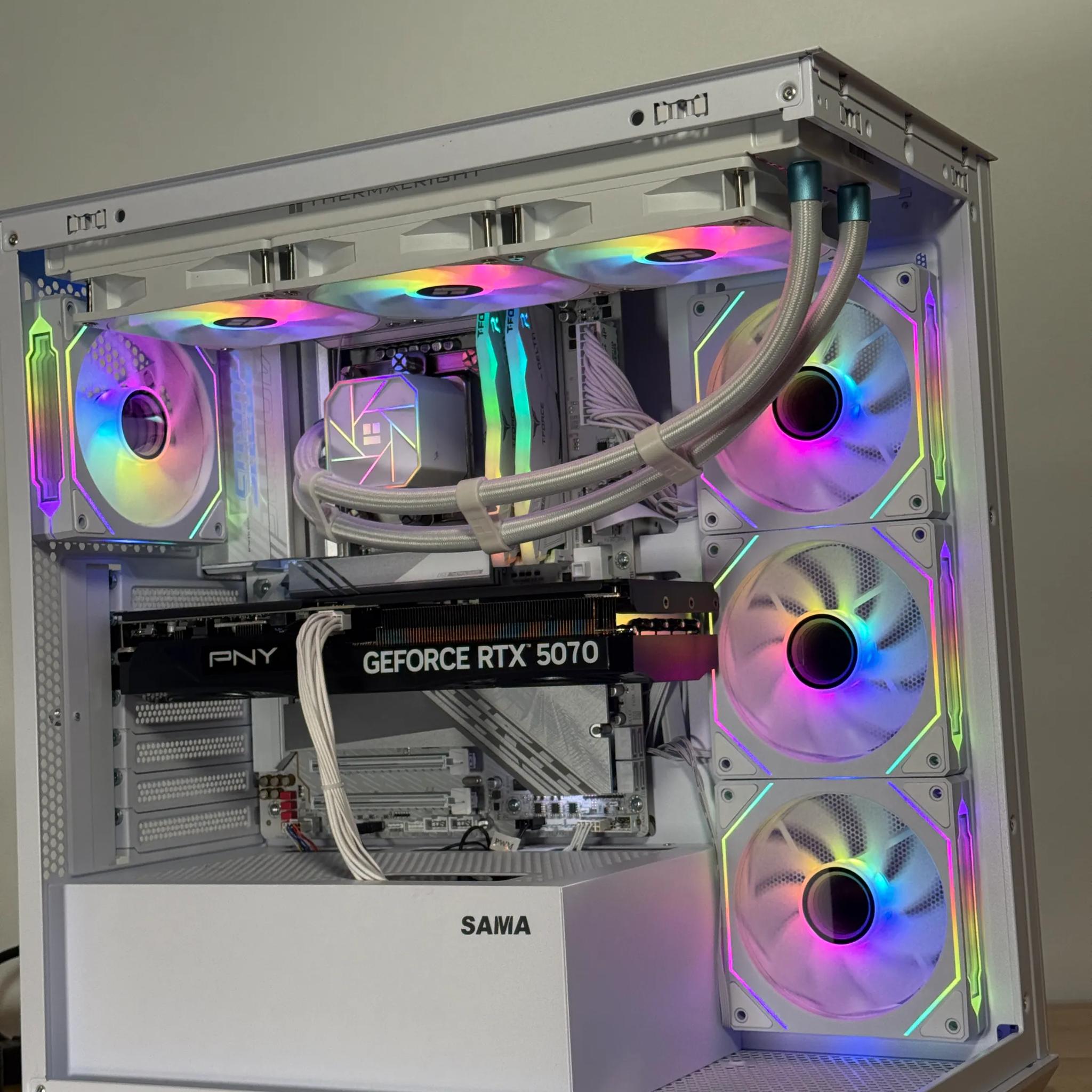 RTX 5070 Intel Core Ultra 7 265k Gaming PC