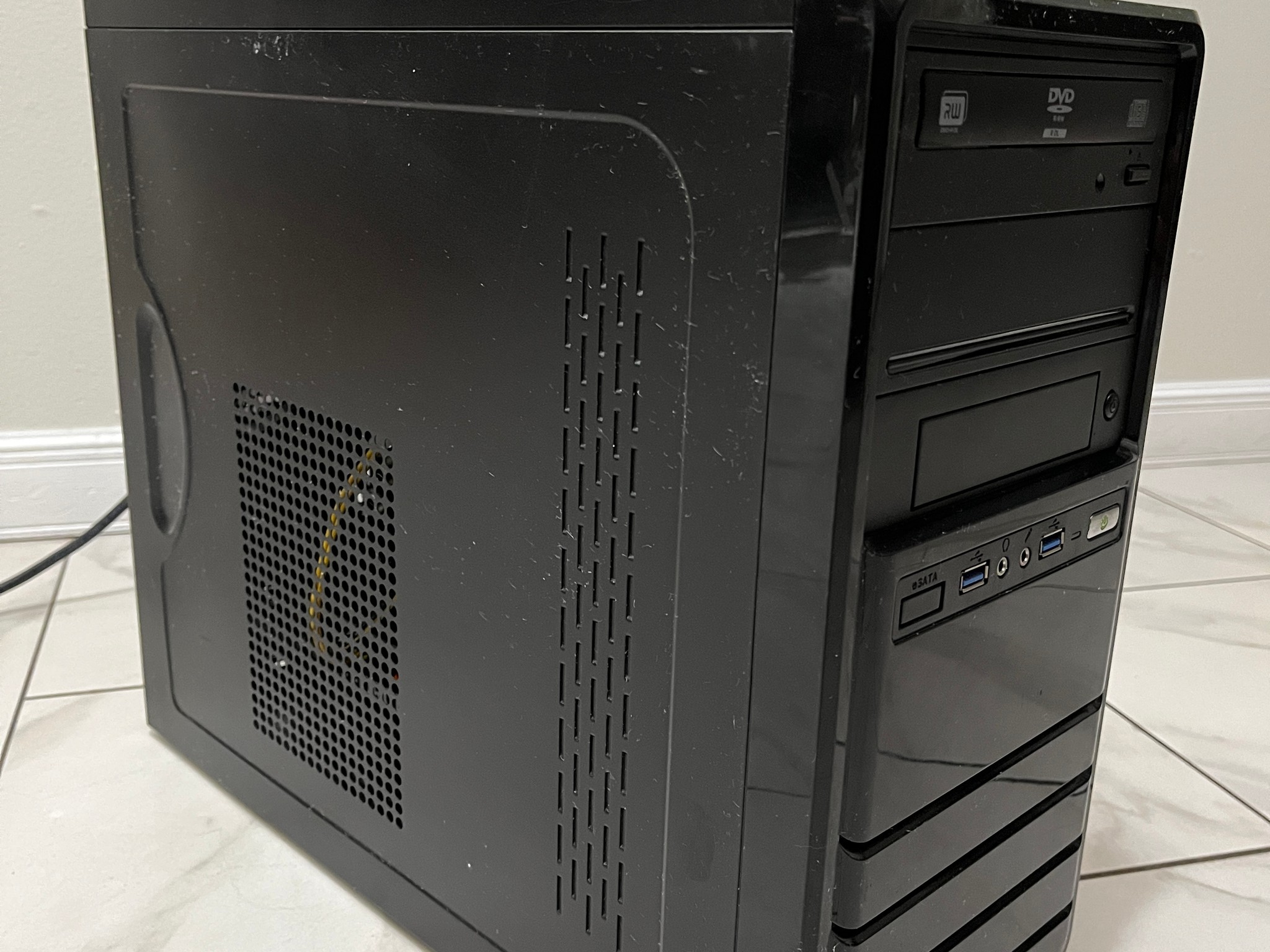NVIDIA RTX 4060, Intel i7-7700, 16GB RAM, 1.1TB Storage - Gaming PC w/Wi-Fi, BT