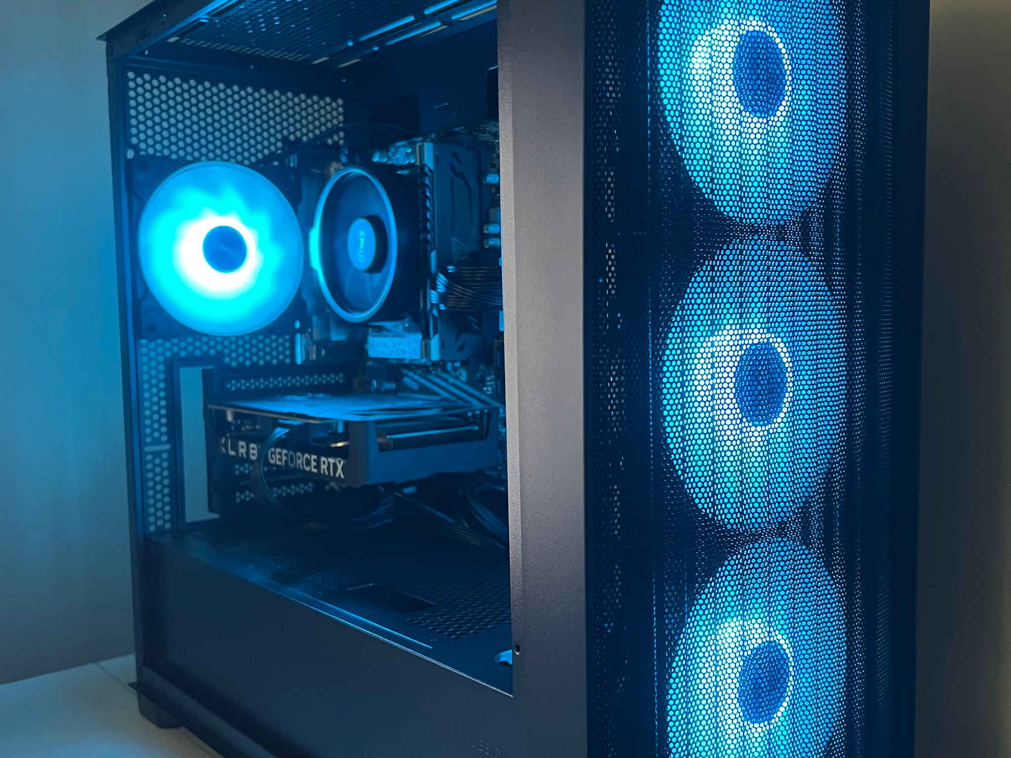 RTX 4060 | Ryzen 5 5500 | 16GB DDR4-4000mhz | 1TB NVMe SSD | 1080p/1440p Gaming PC