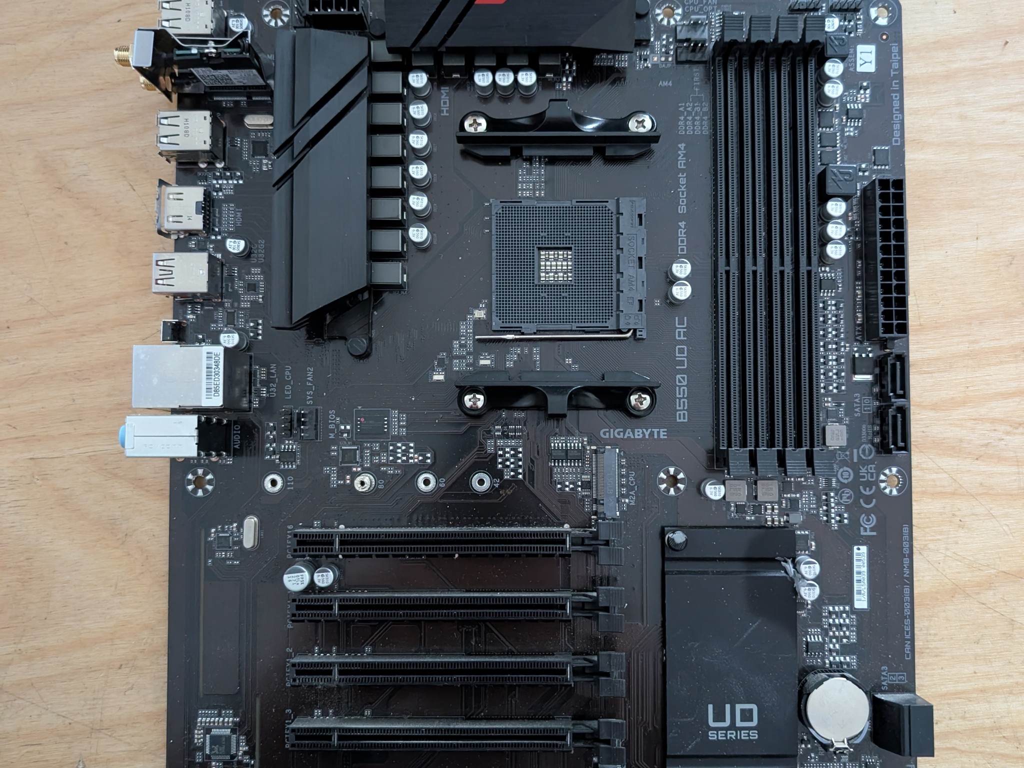 *PARTS* Gigabyte B550 UD AC ATX