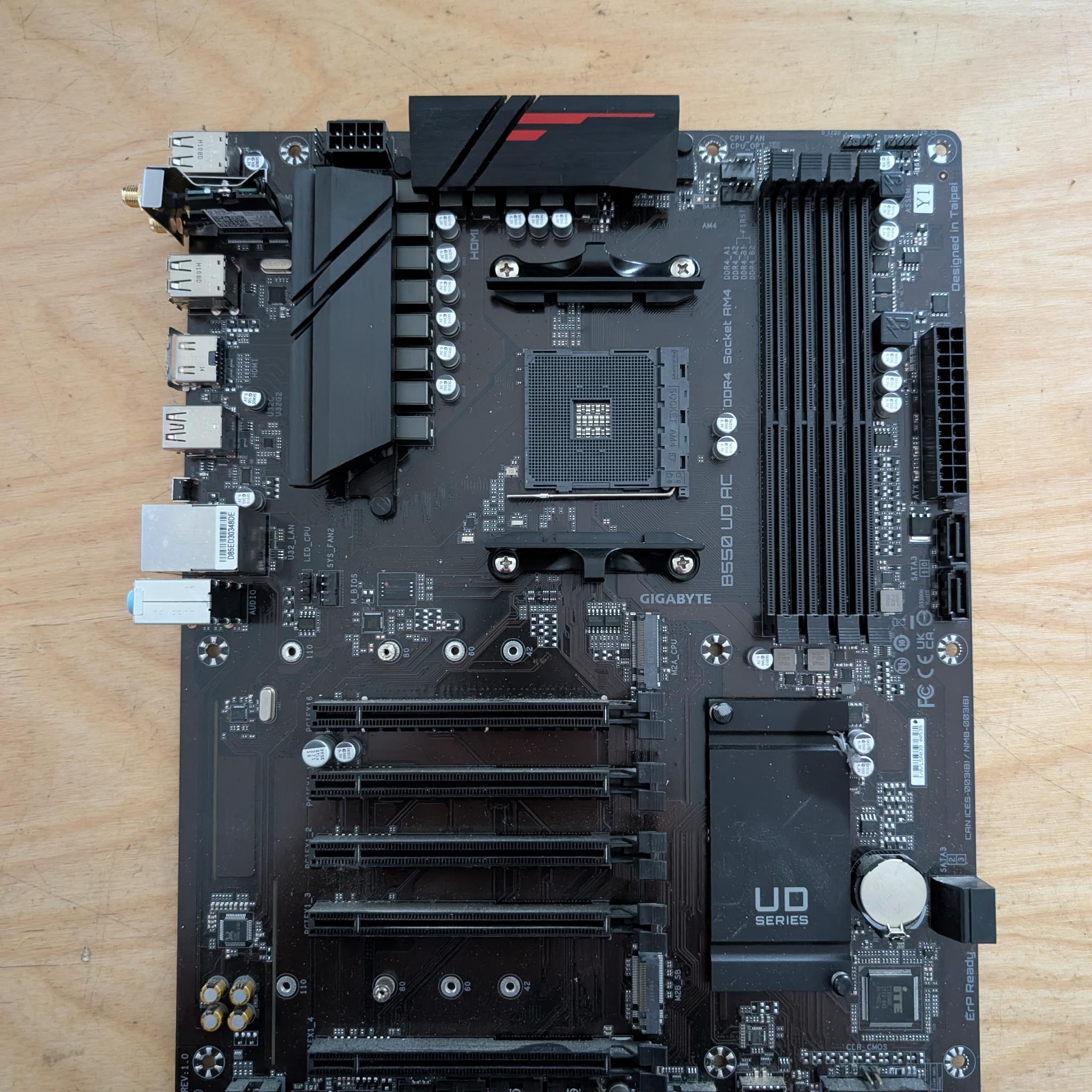 *PARTS* Gigabyte B550 UD AC ATX