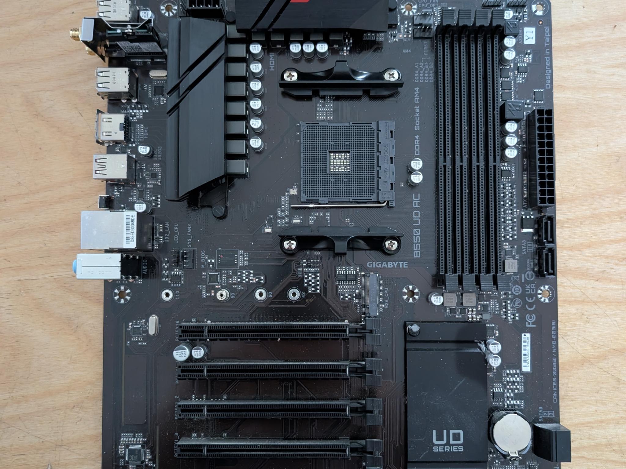 *PARTS* Gigabyte B550 UD AC ATX