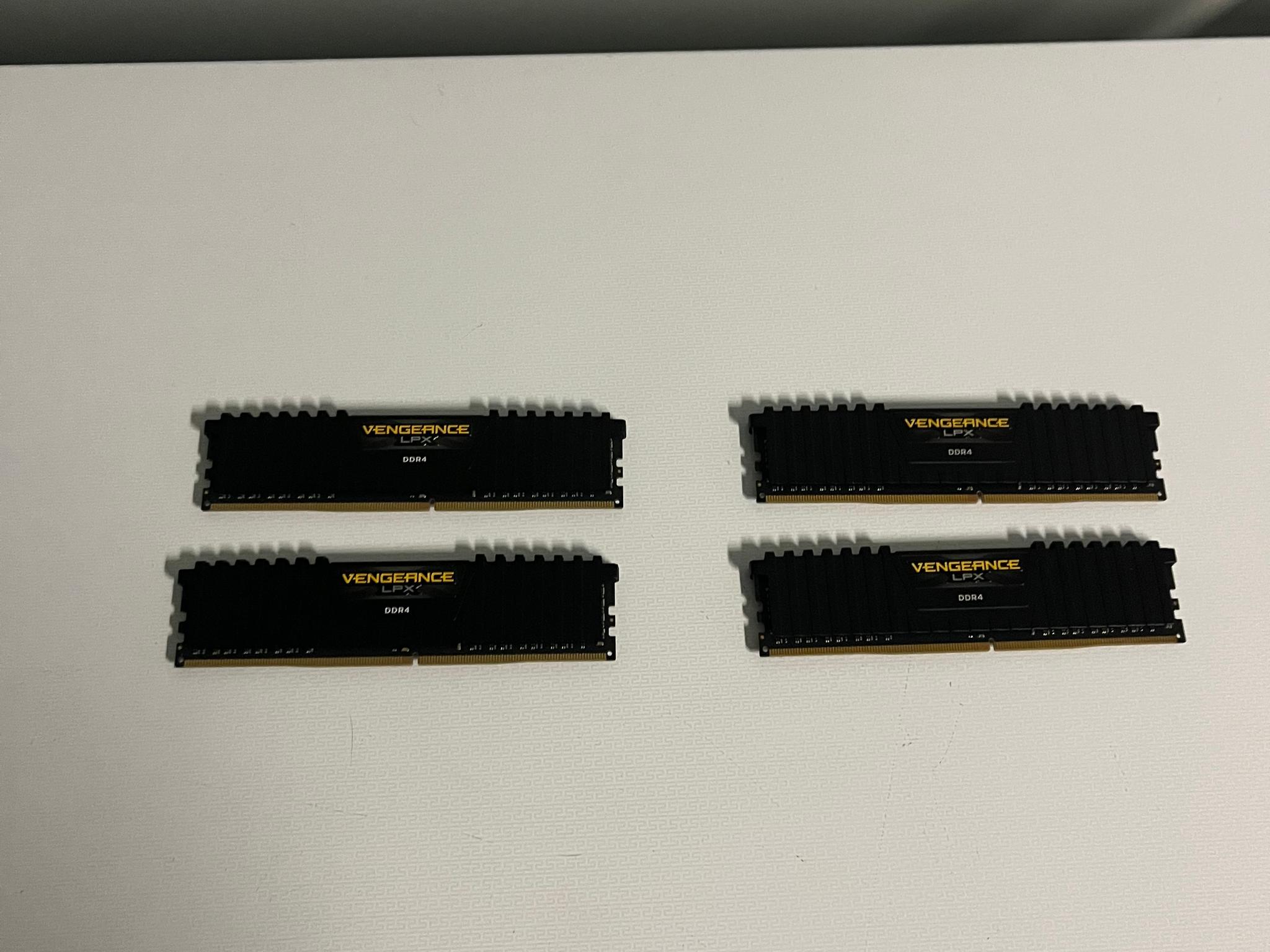 32GB (4x8GB) Corsair DDR4 3200MHz RAM Kit