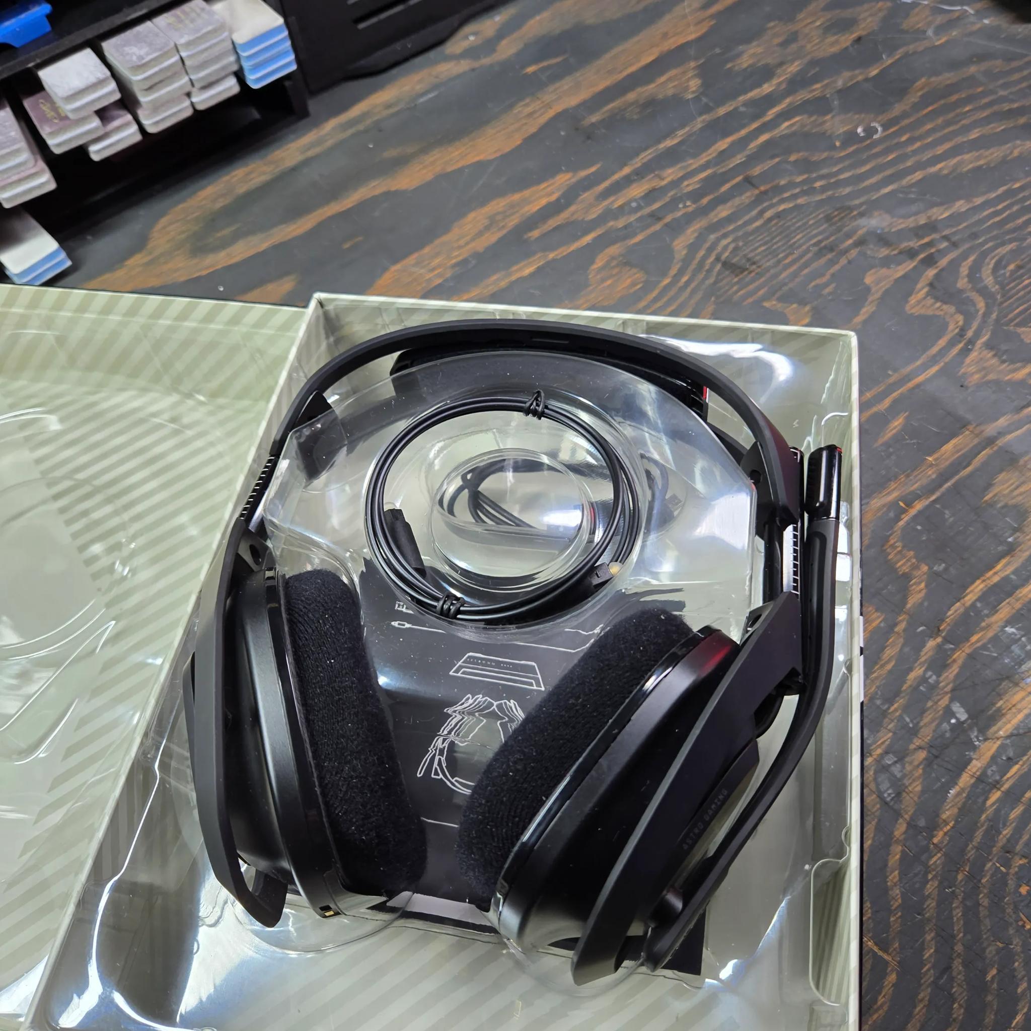 Like NEW Astro A50 + Base Station