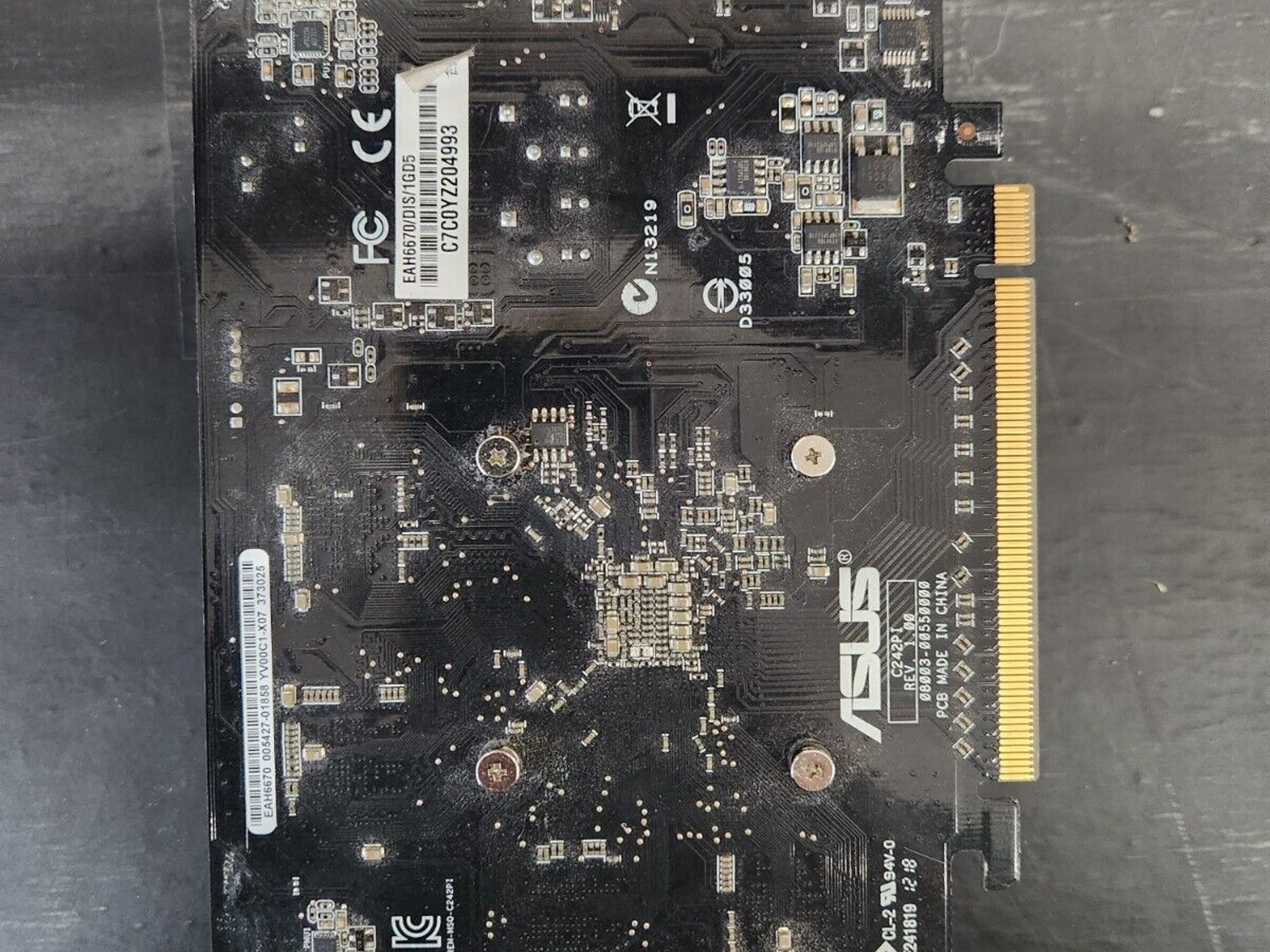 ASUS Radeon HD 6670 1GB GDDR5 Graphics Card - HDMI, DisplayPort, DVI