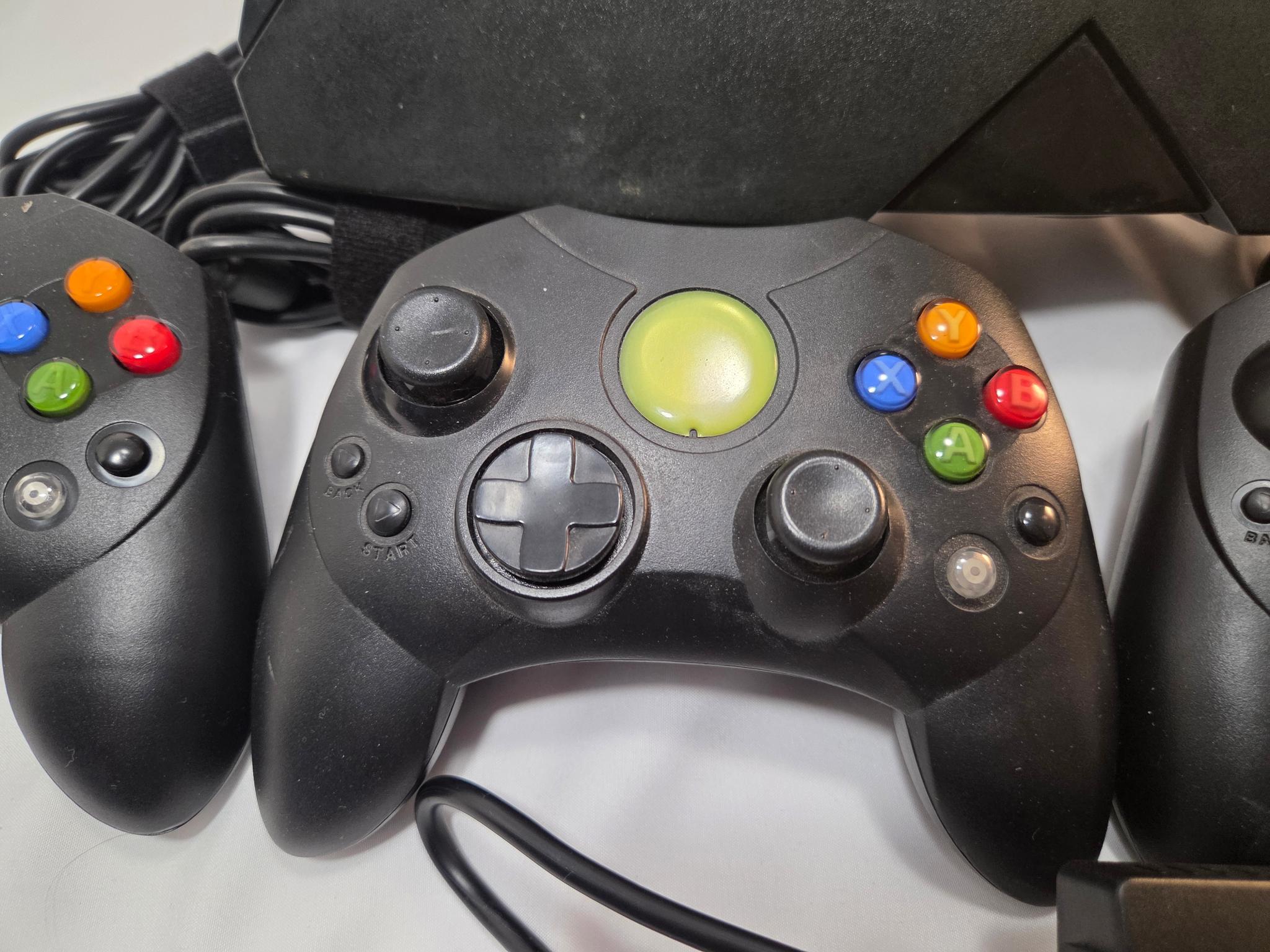 Modded Original XBOX w/ 4 Controllers and HDMI Adapter