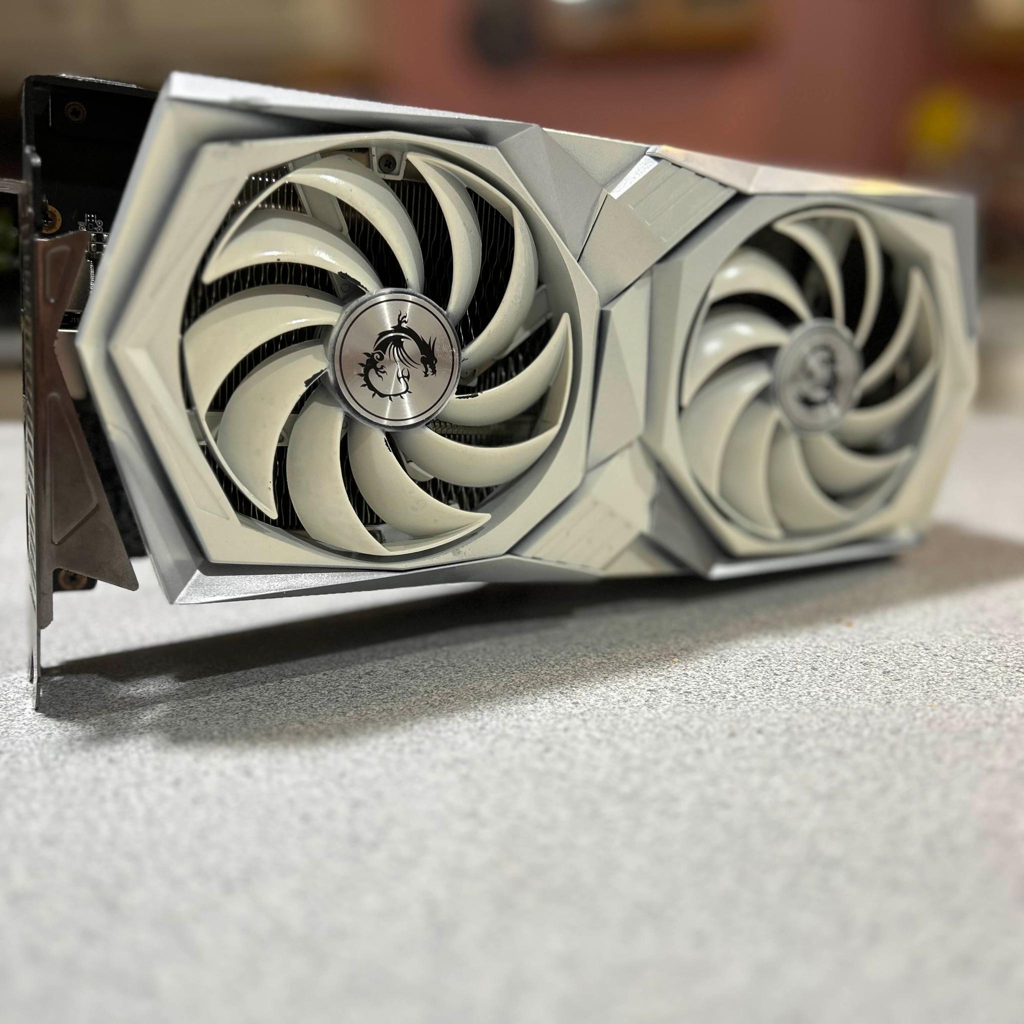 *READ DESC OVERHEATING ISSUE BUT WORKS* RX 6700XT