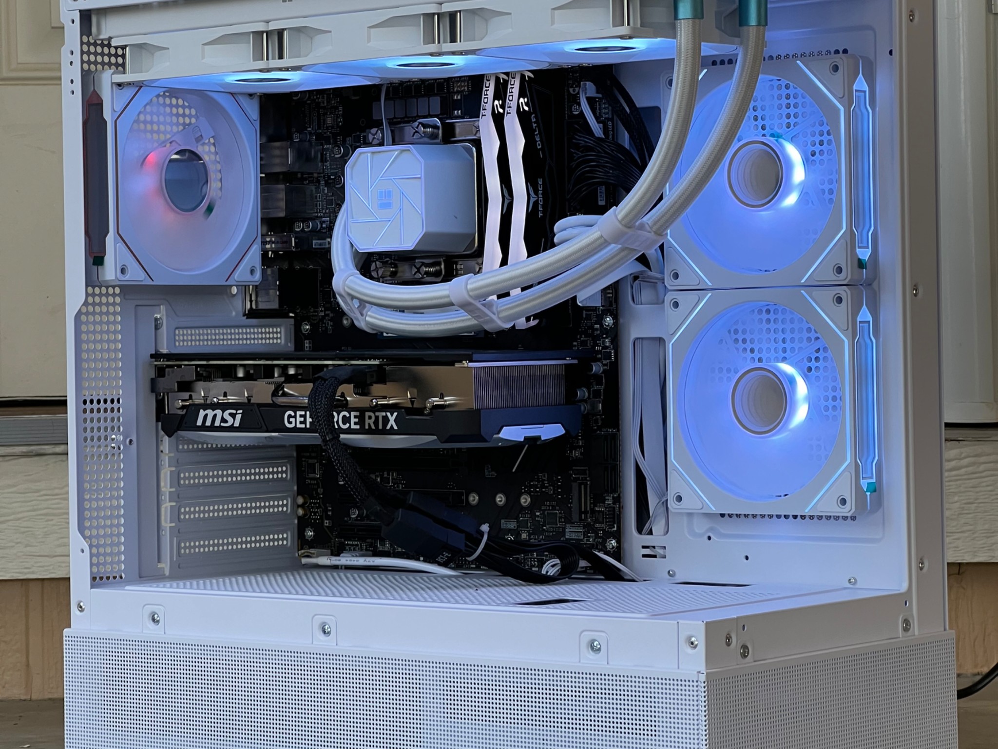 Rtx 4070 ti super | intel i7-14700kf | 32GB 6000mhz ddr5 | 1tb nvme | 750w 80+ Gold | windows 11