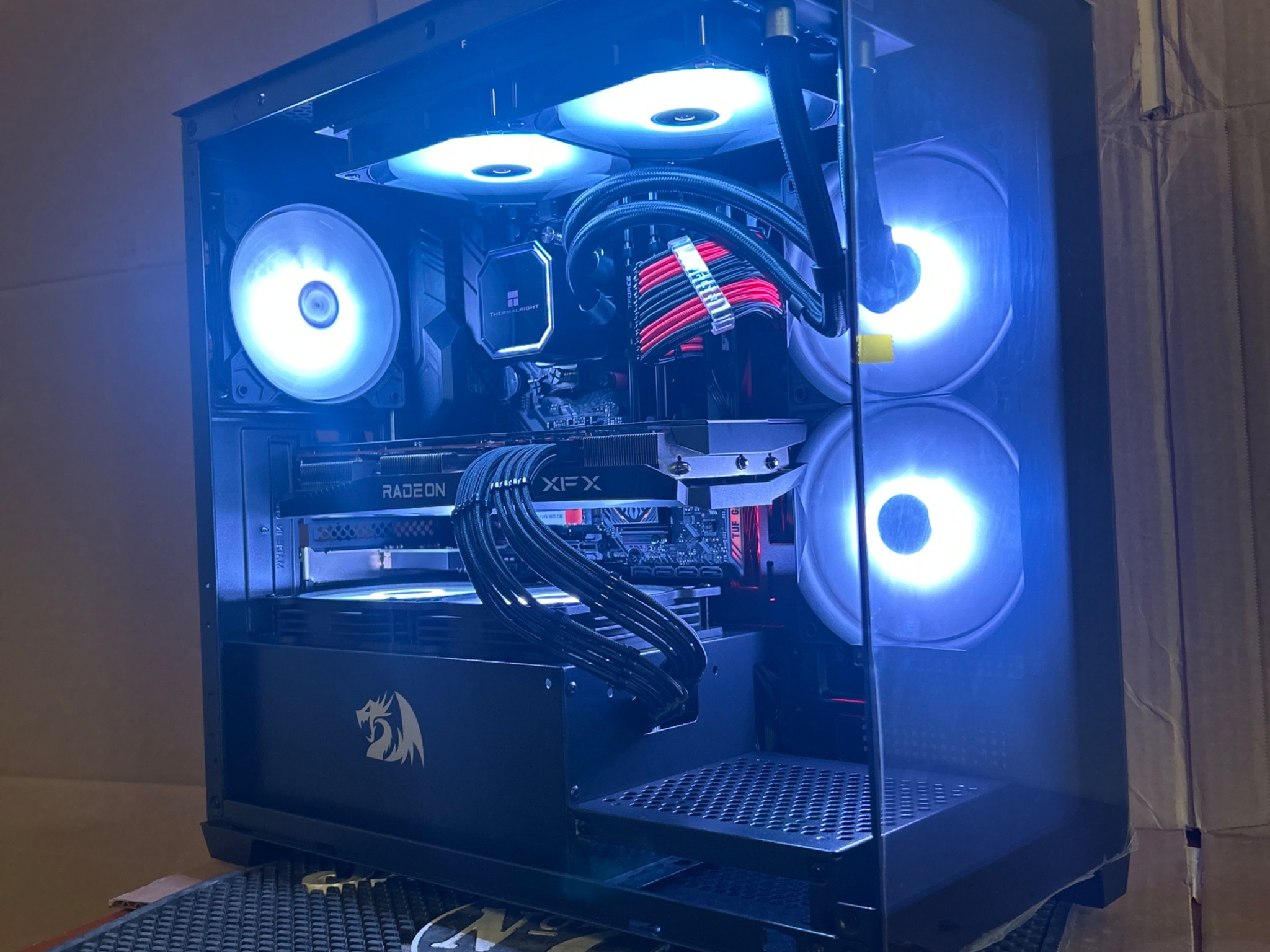 AMD Radeon RX 6700 10GB Ryzen 5 5600X 16 GB RAM M.2 1 TB SSD WiFi ready