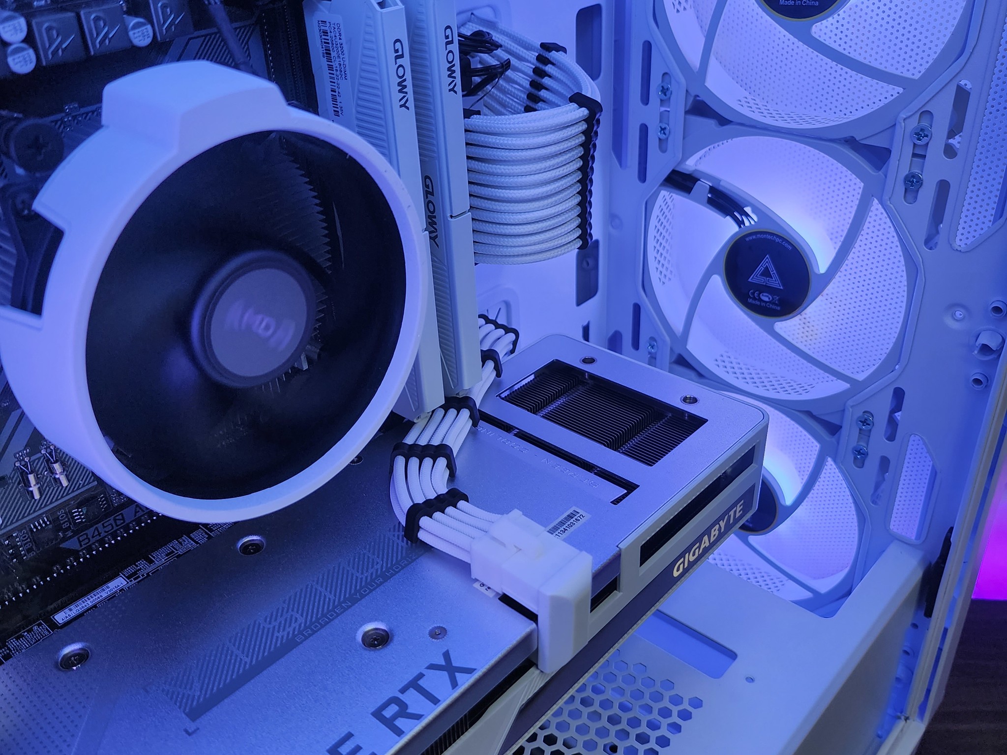 💙🤍 RTX 3060 // Ryzen 5 4500 // 16GB 3200MHz // 1TB NVMe Gen 4