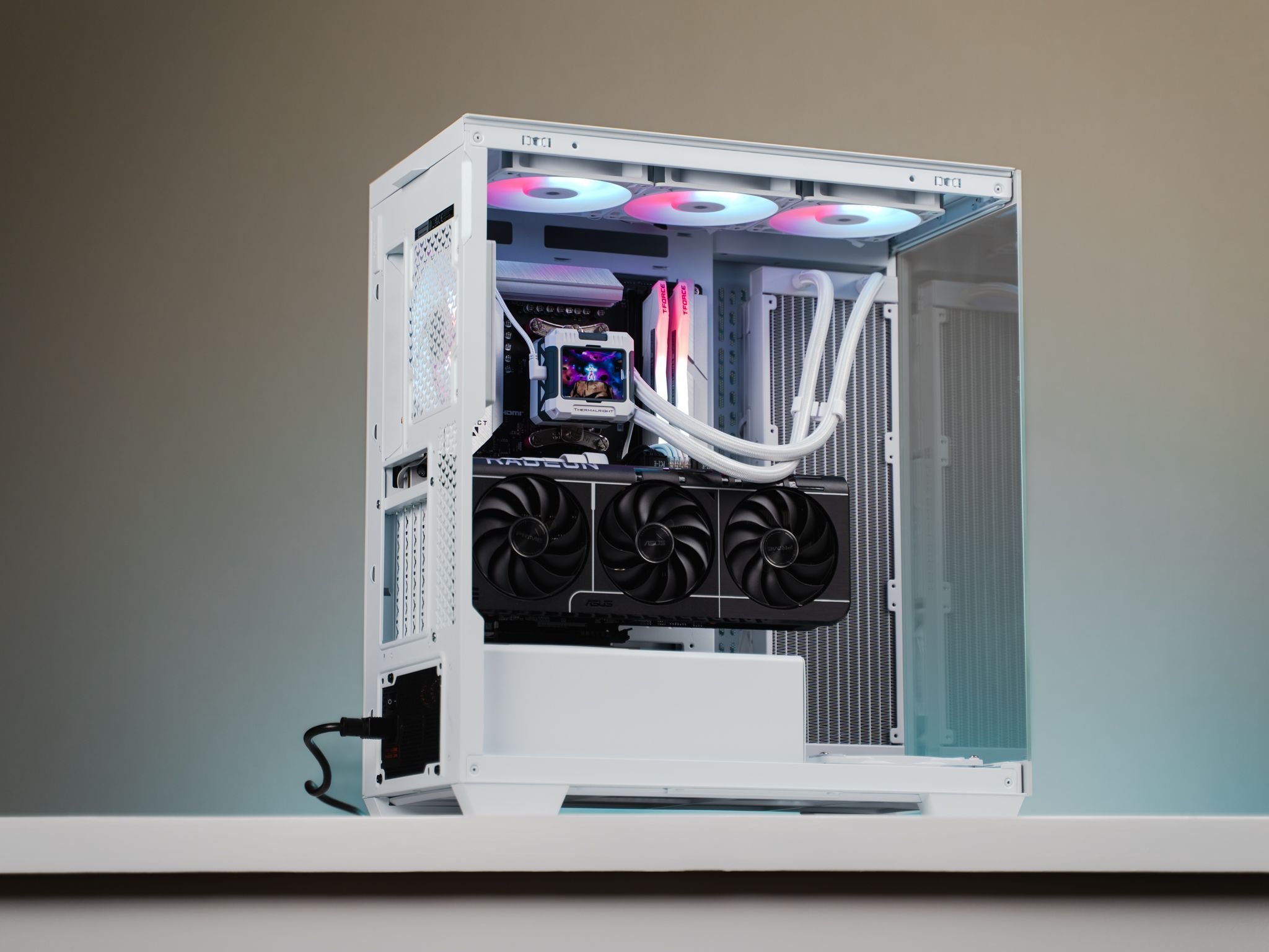 “Astraform” RX 9070 XT Ryzen 7 9700X 2TB 32GB Windows 11 Gaming PC Powerhouse