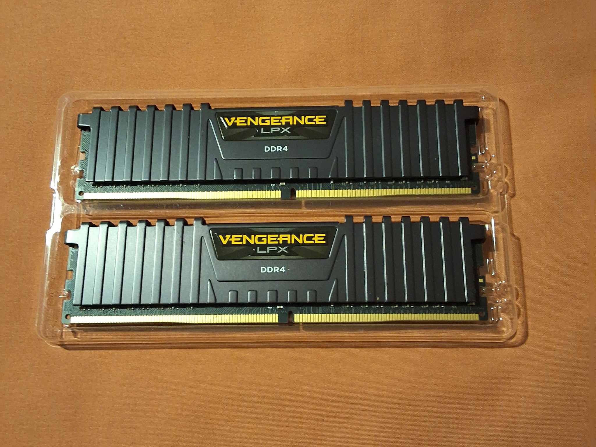 CORSAIR VENGEANCE LPX (2X8) 16GB DDR4 3600MHz CL14