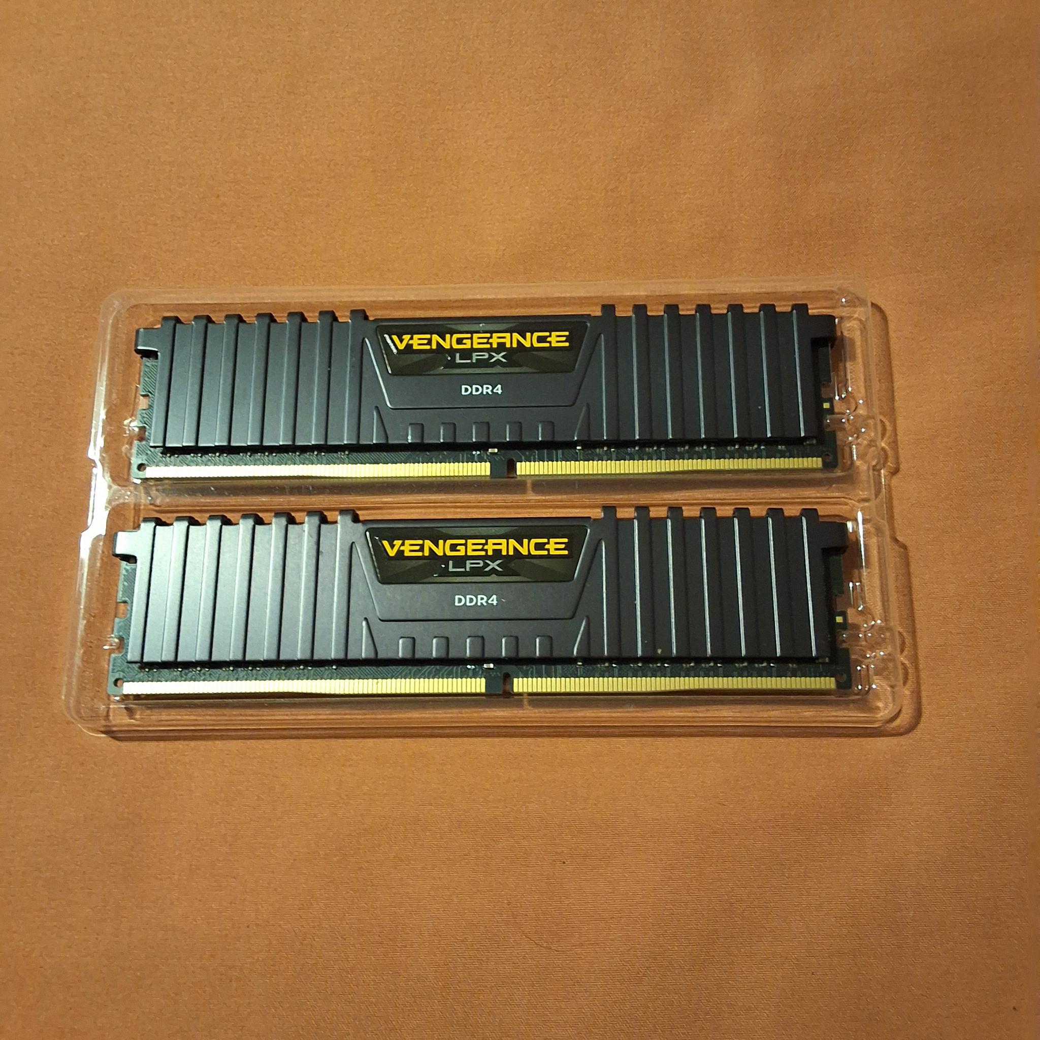 CORSAIR VENGEANCE LPX (2X8) 16GB DDR4 3600MHz CL14