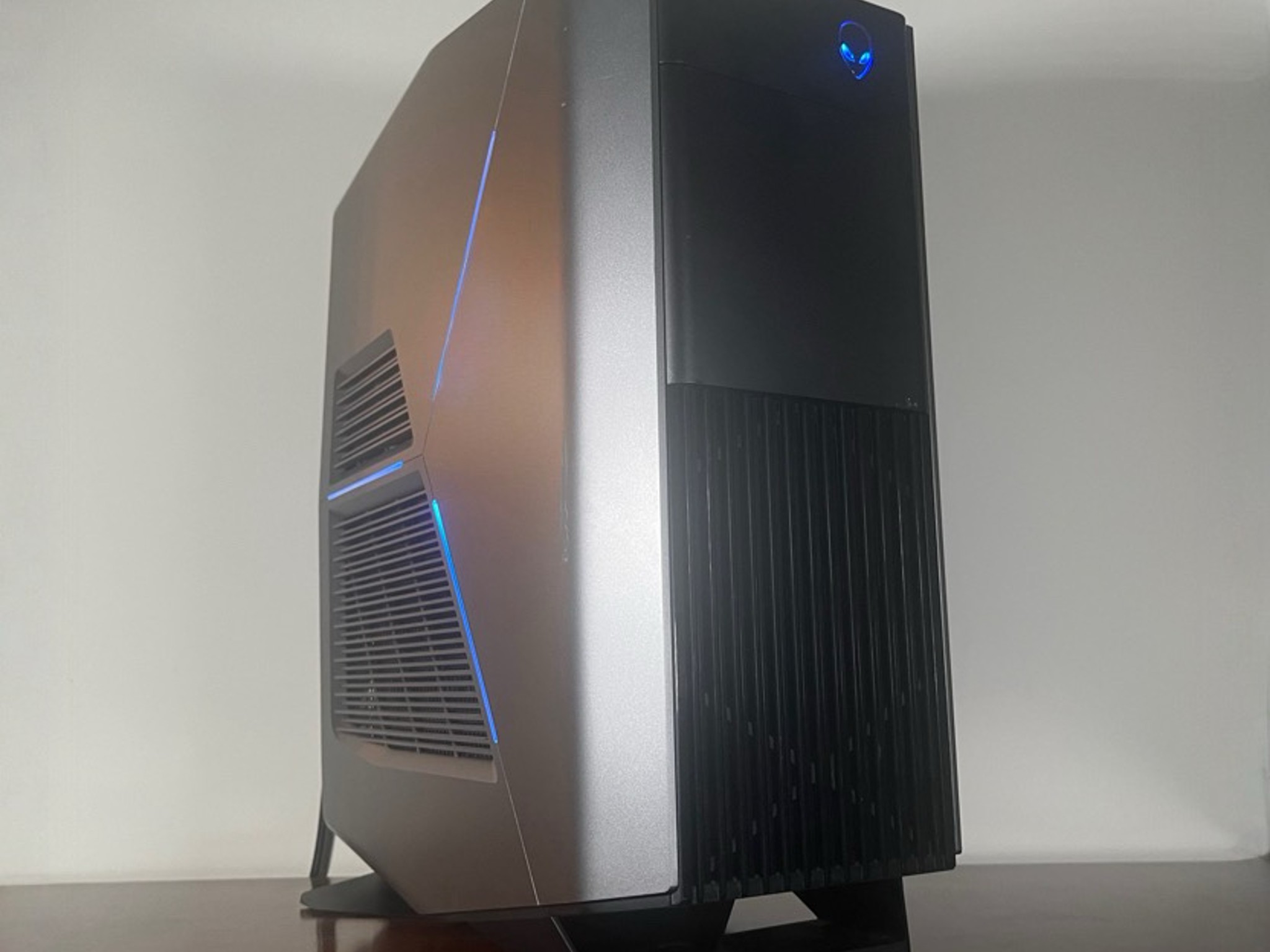 👑1080p KING👑 GTX 1080 | 32GB RAM | 1.5TB Storage | i5 7400 | Wi-Fi