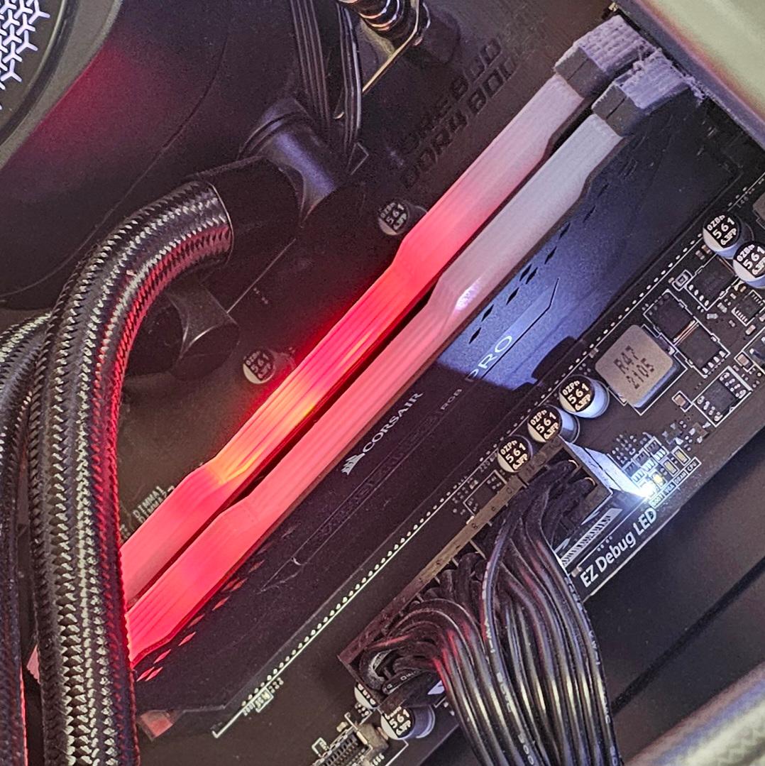 16GB DDR4 (2x8GB) 531 CL18 3600MT/s Corsair Vengeance RGB Pro SL
