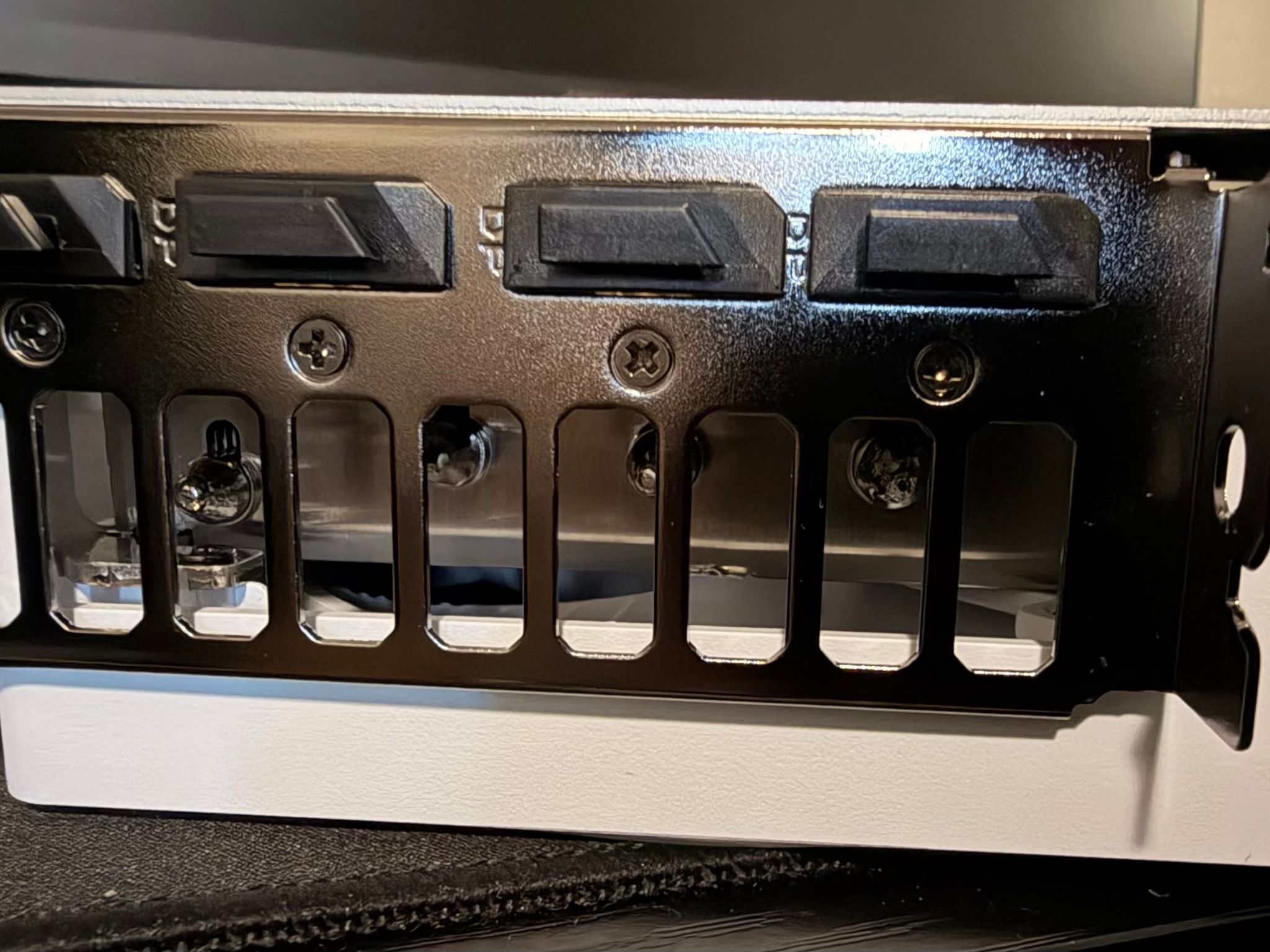 GIGABYTE GeForce RTX 5070 AERO OC 12G