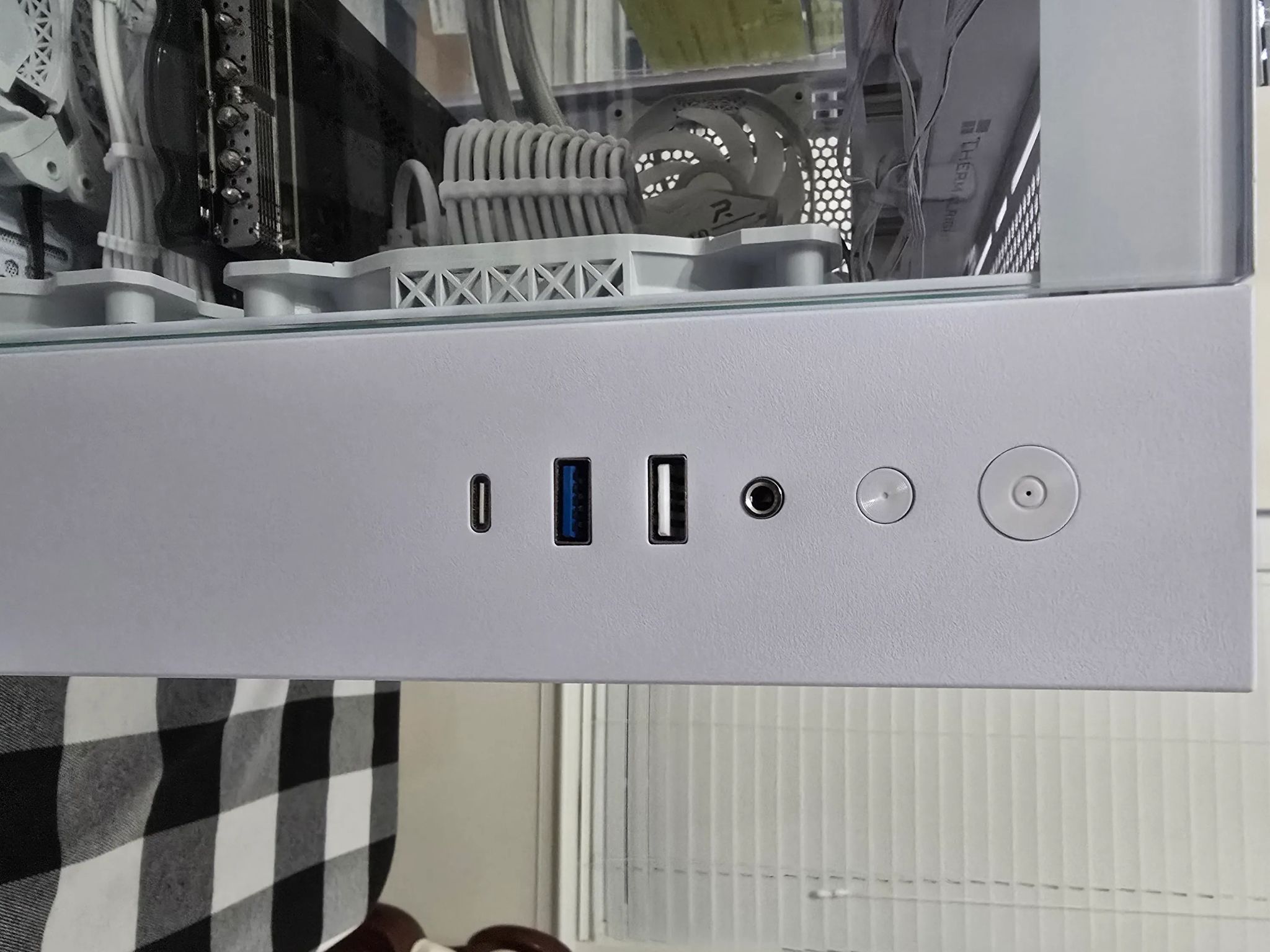 MID RANGE MENACE | RTX 3080 | 32GB DDR5 | Ryzen 5 7600x | 1TB SSD | WiFi Enabled